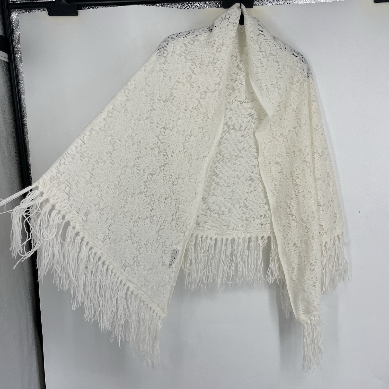 Vintage 70s Cottage White Floral Knit Crochet Shawl Fairy Prairie Cape Fringe