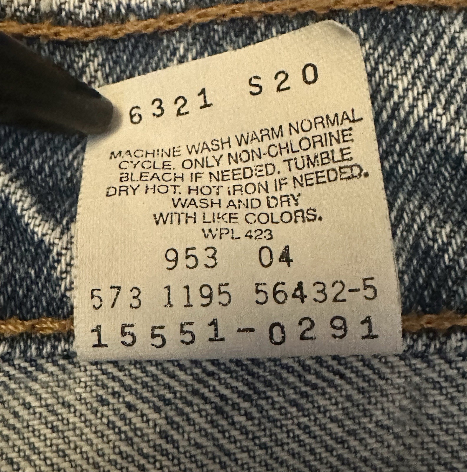 Vtg 90s Levi’s 551 Women’s Size 14 Med. Blue Relaxed Fit Tapered Denim Jeans USA
