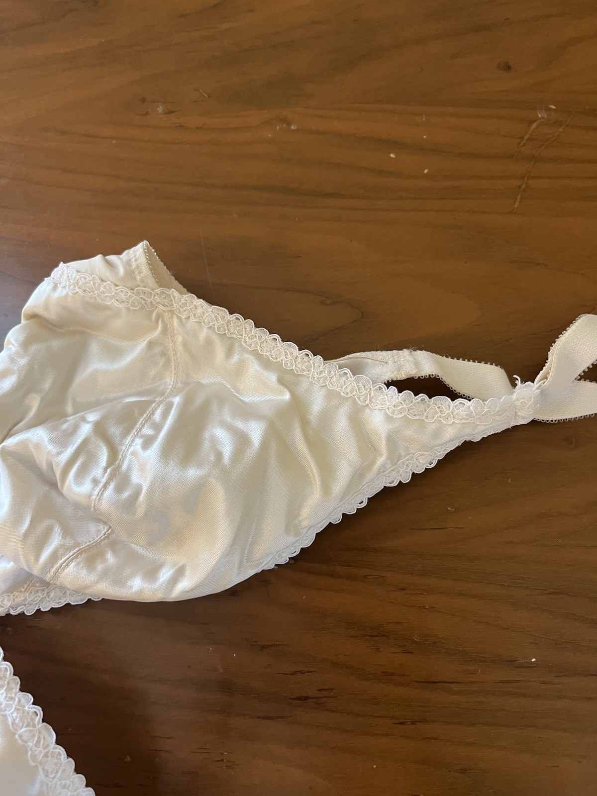 Vintage Vanity Fair Womens 36C White Bra Lace Trim Adjustable Straps Nylon