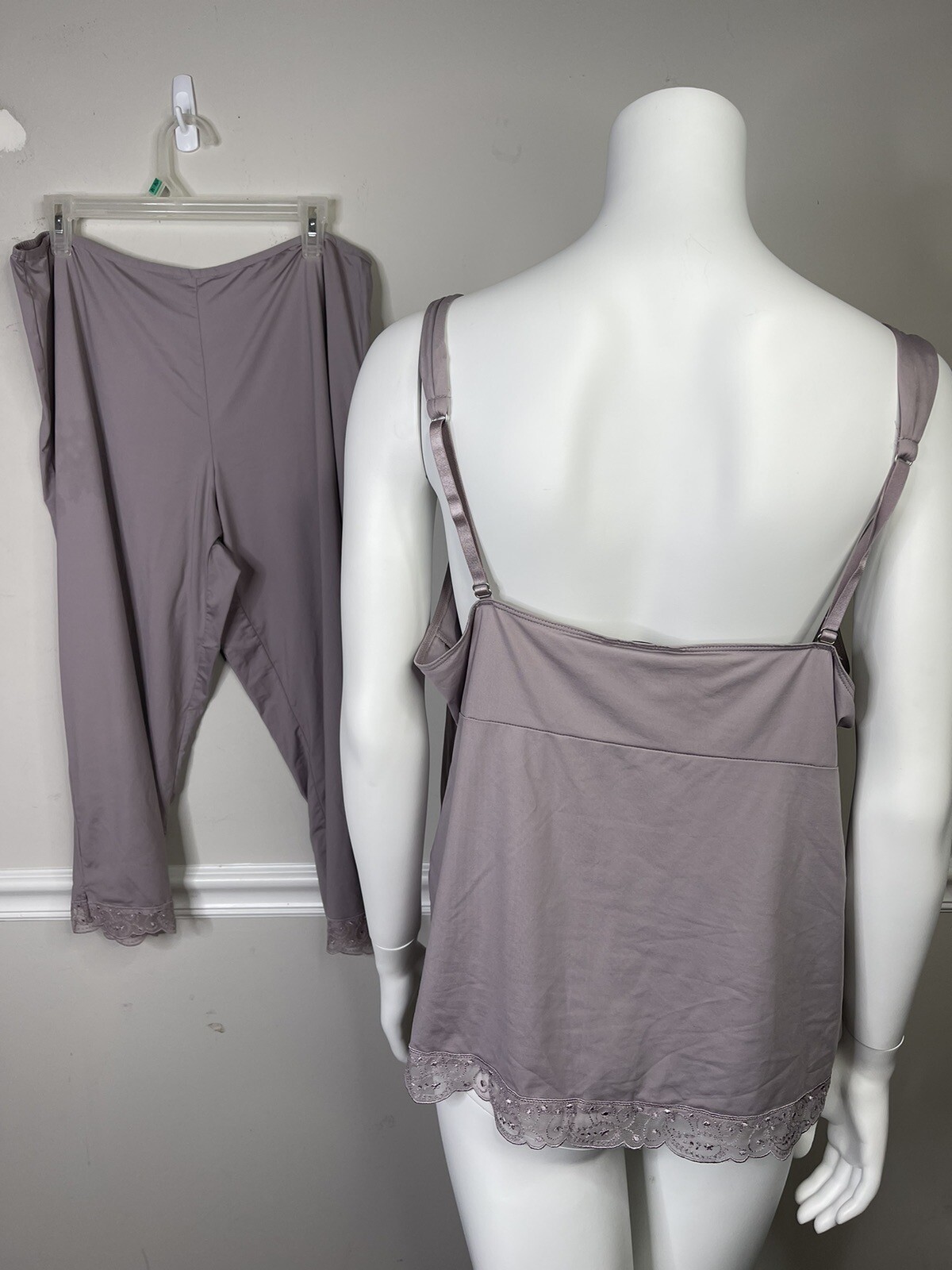 Soma XL Pjs Capri Set Cami Top Lace Lightweight Sexy Gray Flaw