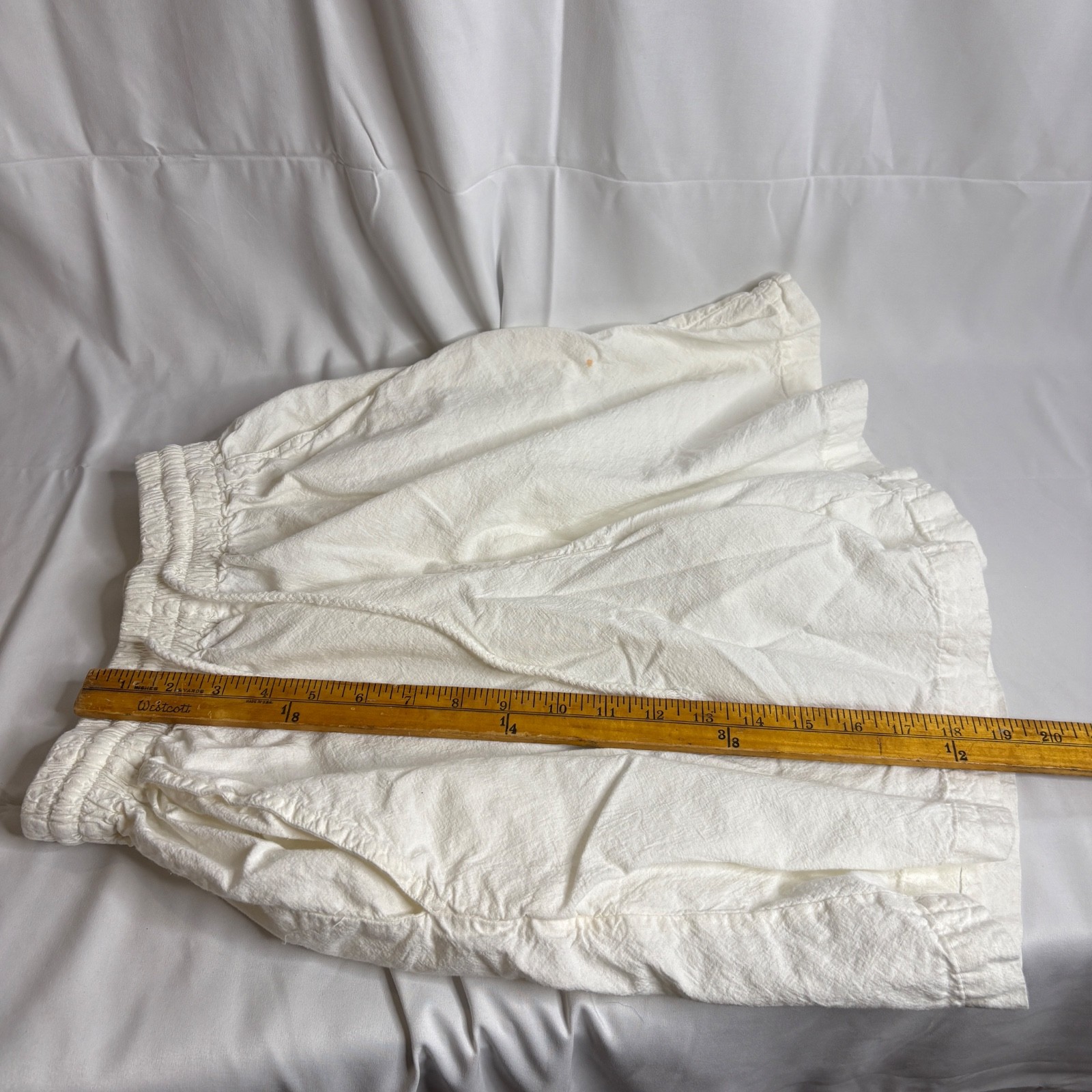 Vintage Erika & Company Shorts Womens Size Small White 90s Cotton