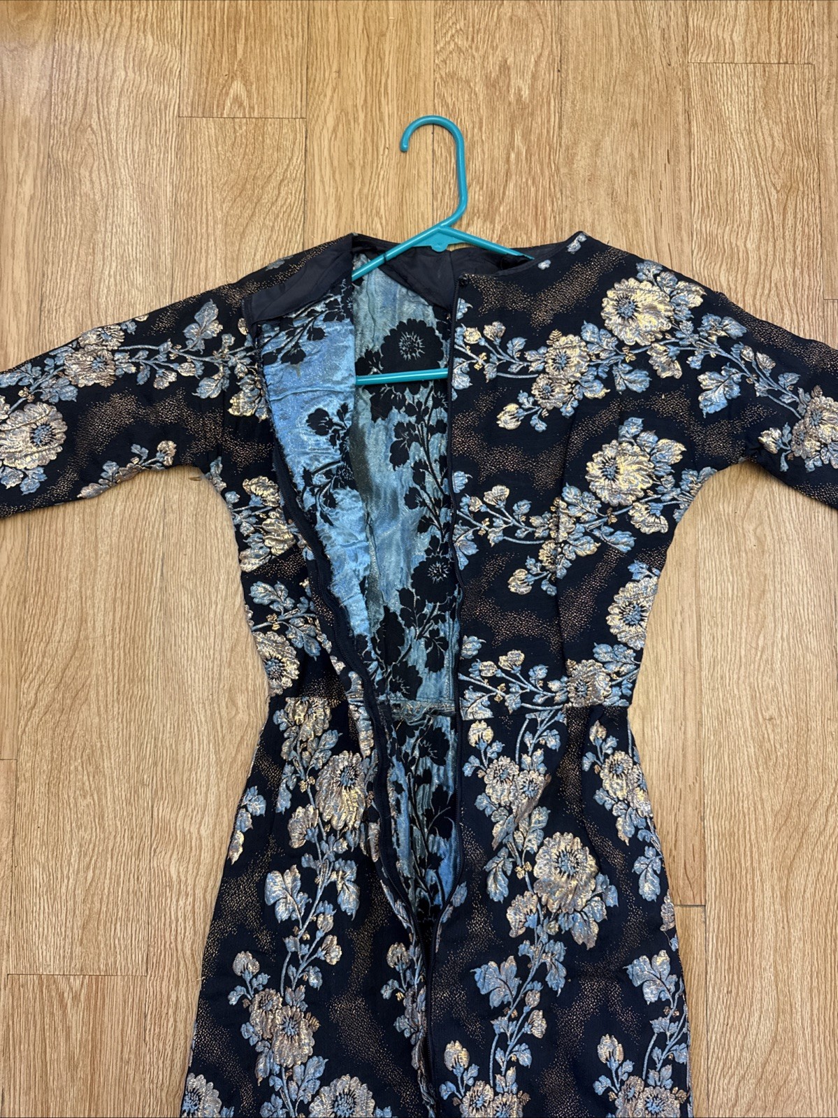 Vtg 1960s Linda of California Dress S Metallic Brocade Floral Cocktail Wiggle