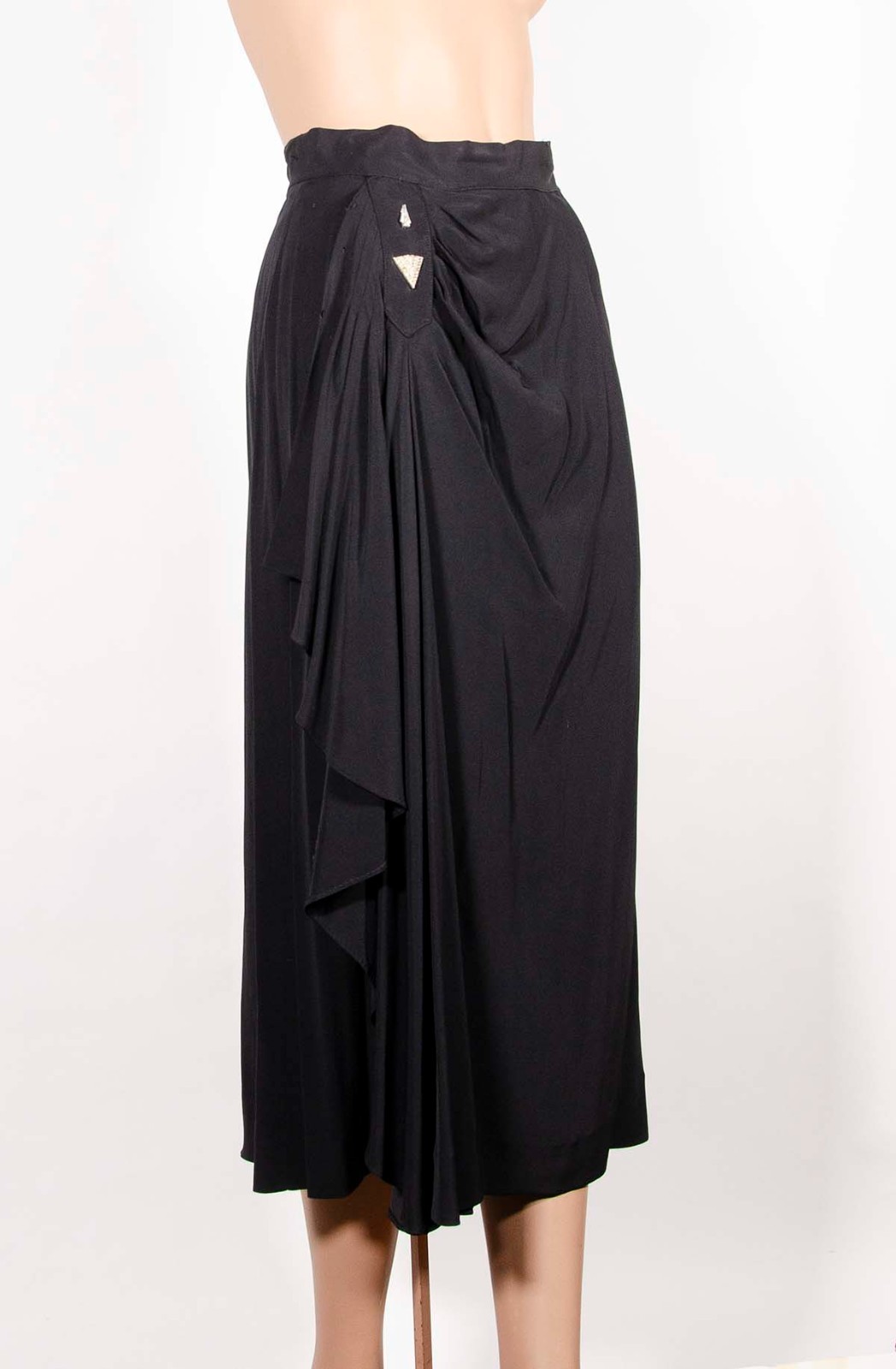 Vintage elegant 30s – 40s Black Rayon Crepe Wrap Sarong Skirt w/pin waist 27