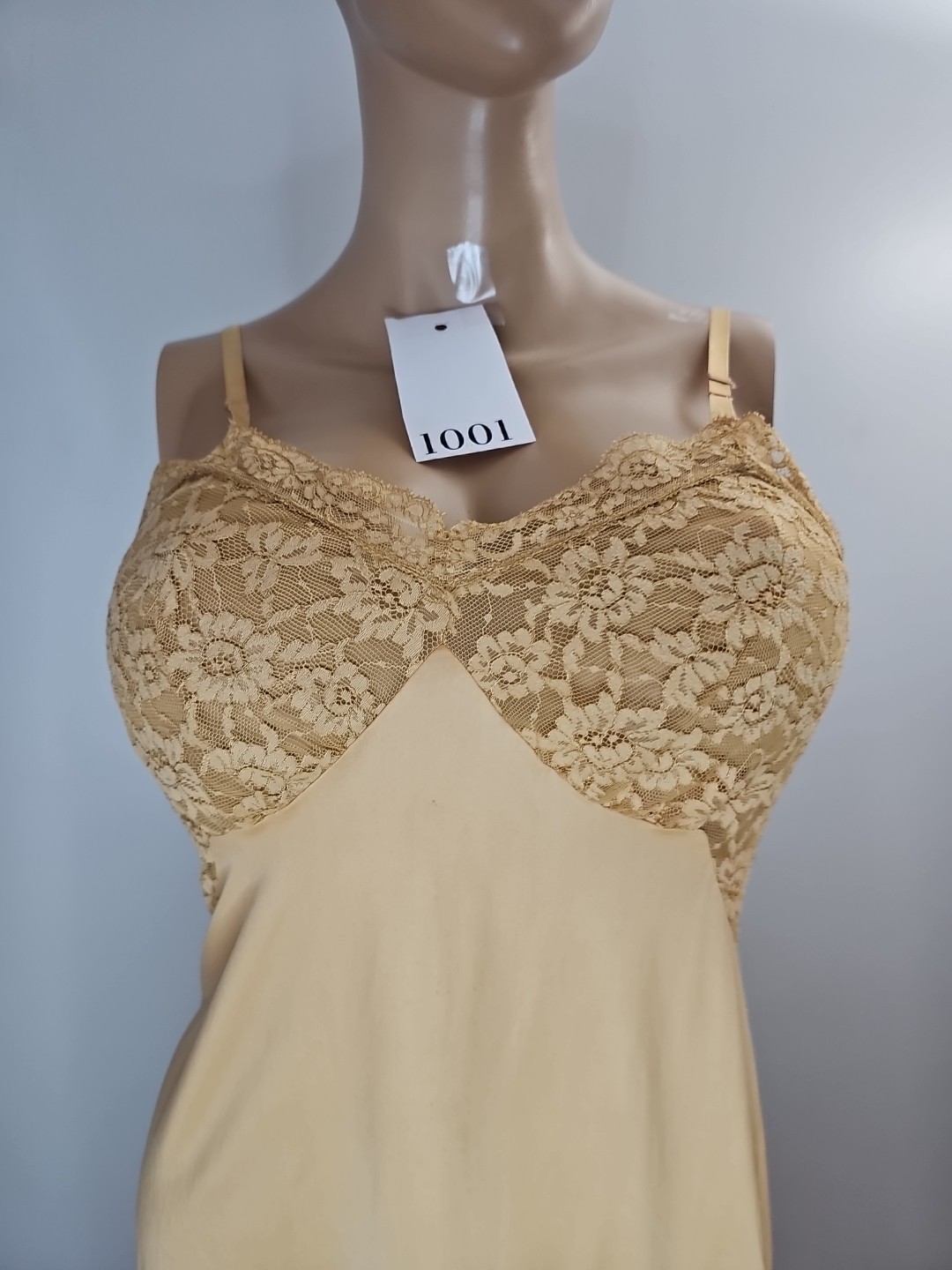 Vintage Vanity Fair Tricot Nylon Gold Full Slip Lace Detail Size 34
