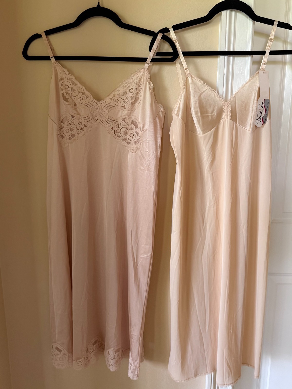 2 Vintage Vanity Fair Full Slips Anti Cling No Ride Up Size 34 TT