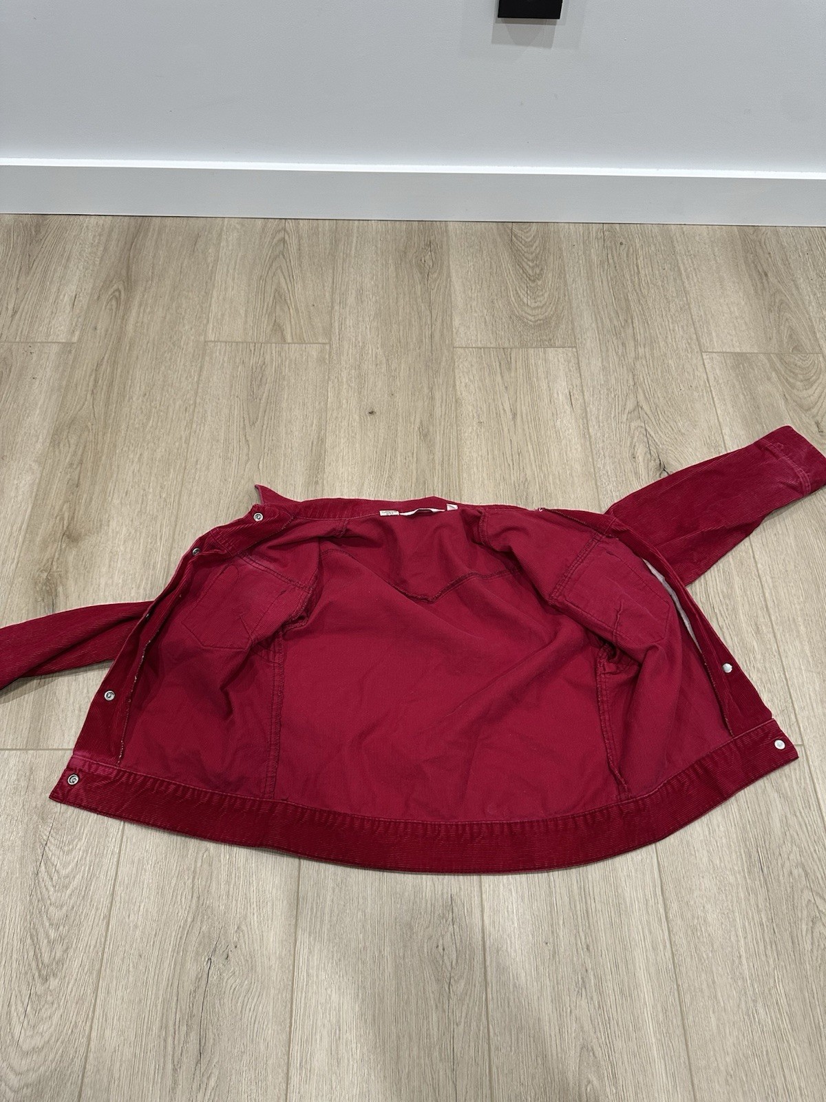 Levi’s White Tab Big E Red Boho Hippie Corduroy Snap Jacket VTG 70’s Women’s