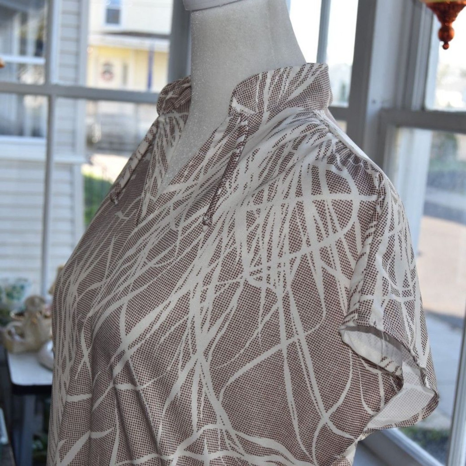 Vintage 70s Copy Cats Mod Abstract Blouse Johnny Collar Cap Sleeve Poly S-M