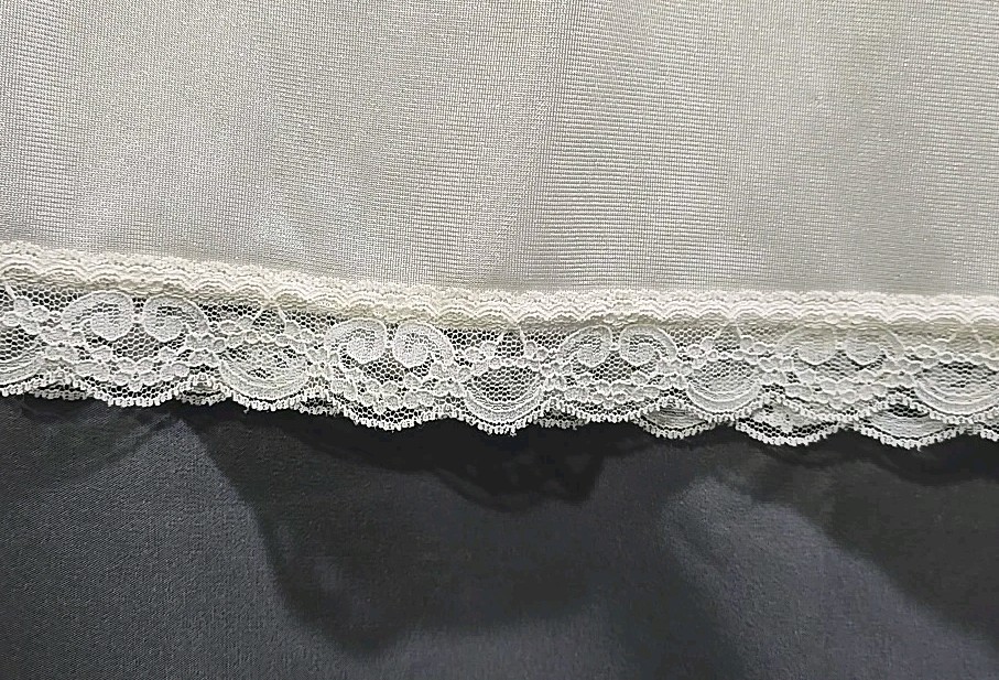 Vintage Deena Half Slip Ivory Nylon, Waist 30″-38″ Length 28″ Large