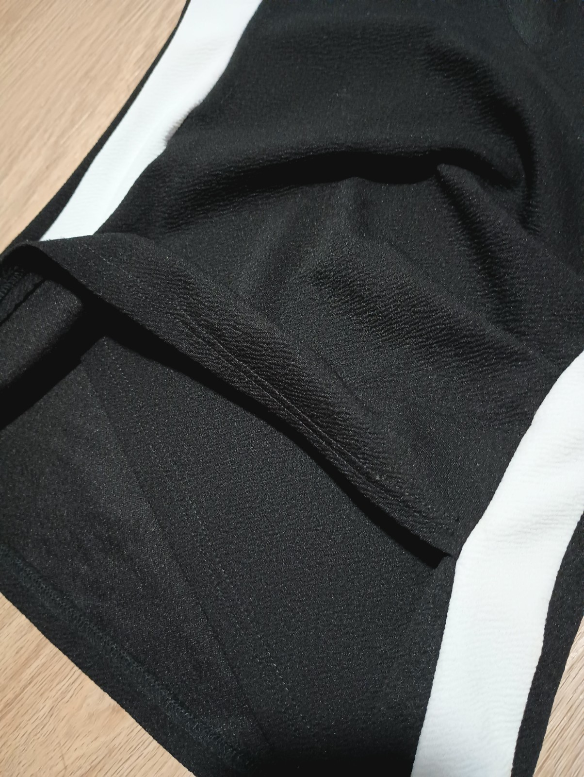 Vtg 80s Stretch Black White Color Block Wrap Surplice Fitted Top mod S