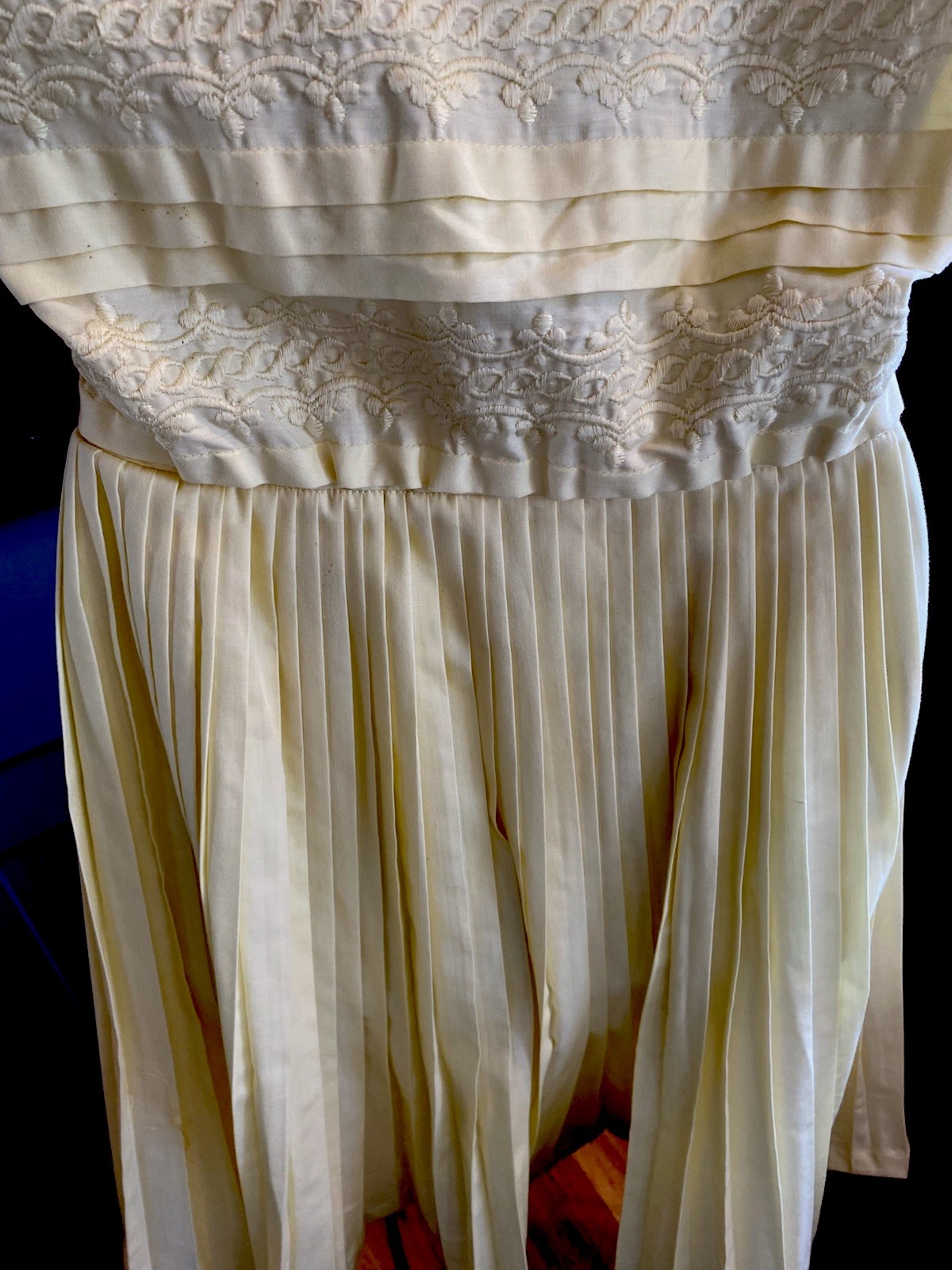VTG Cotton 50’s Women’s Button front lace detail Yellow Carlye Dress Pleated S/M