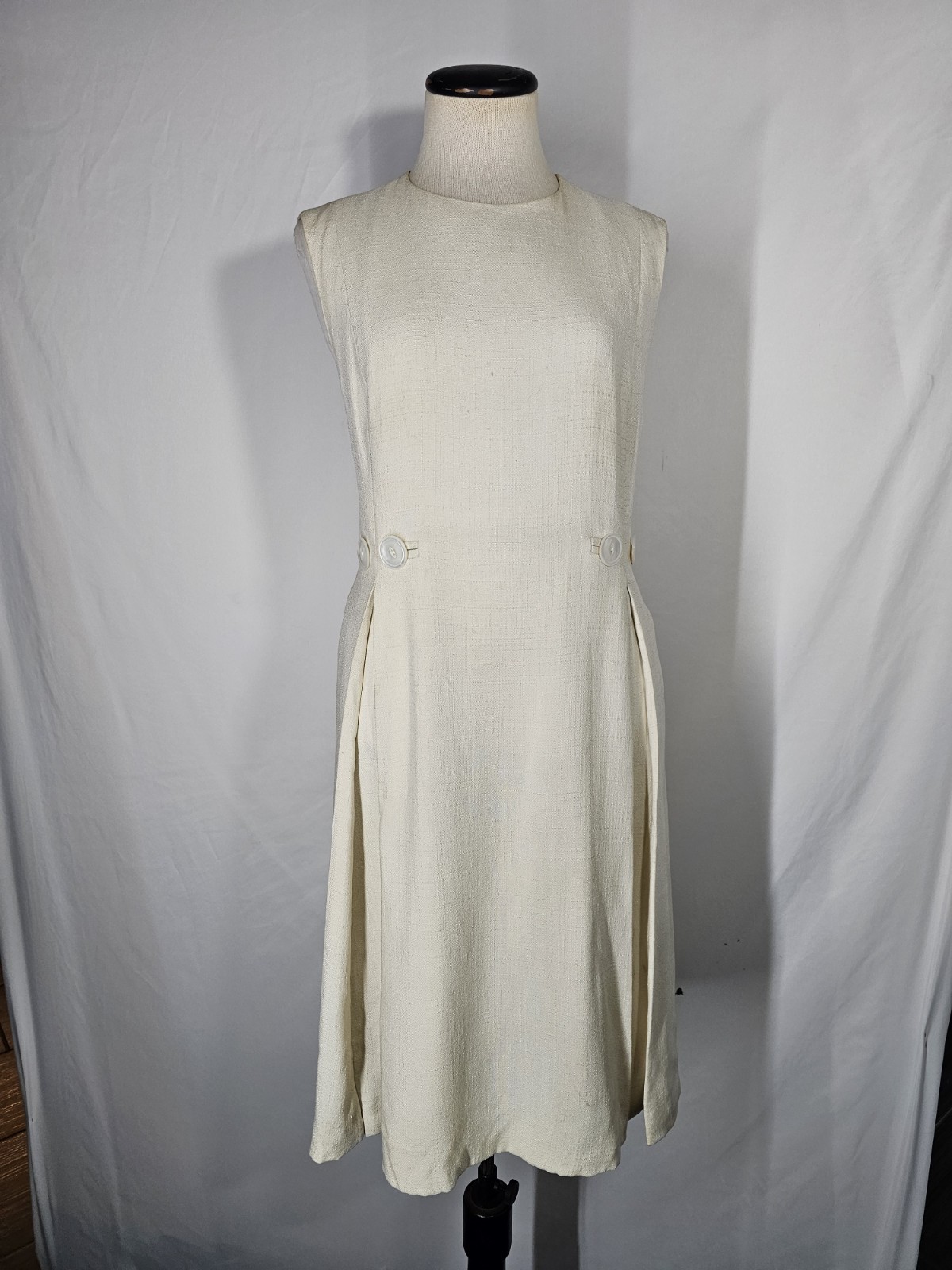 Vintage 1960s Anne Fogarty Ivory Linen Shift Dress Sleeveless Mod Sheath XS S