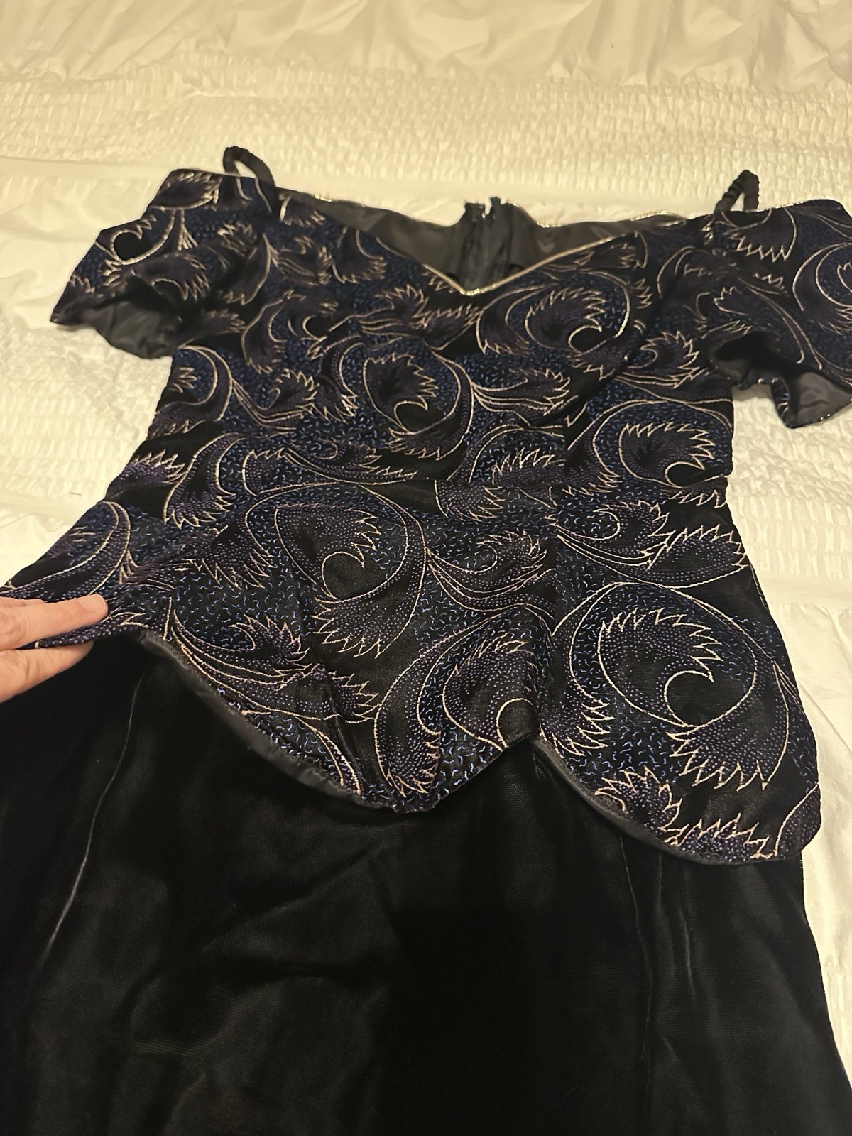 VINTAGE 80’s Velvet Peplum Scalloped Hem Pencil Dress Size 3/4 EUC