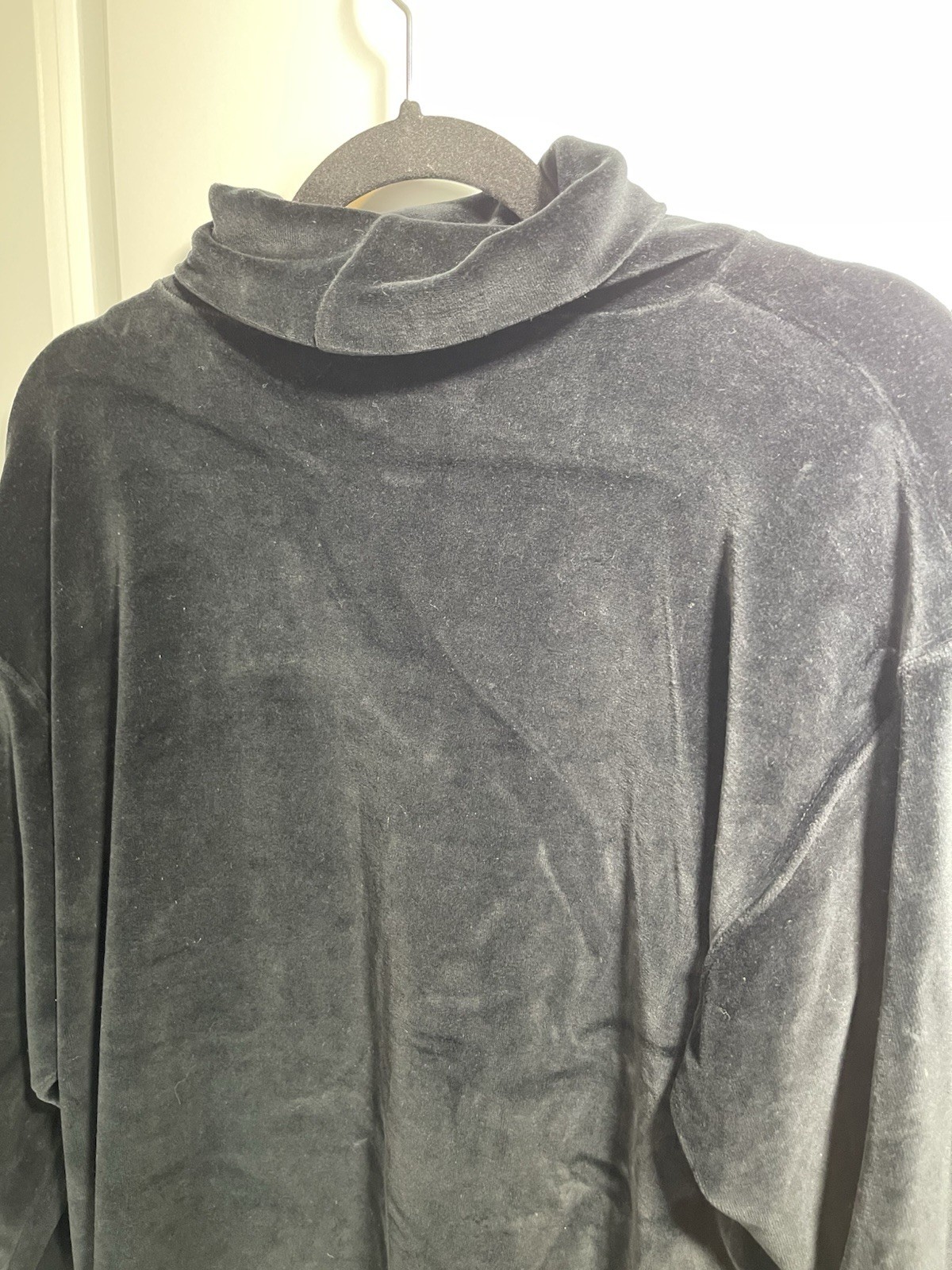Vintage (92) Dockers Large Black Velvet Turtleneck Long sleeve Logo Embroidered