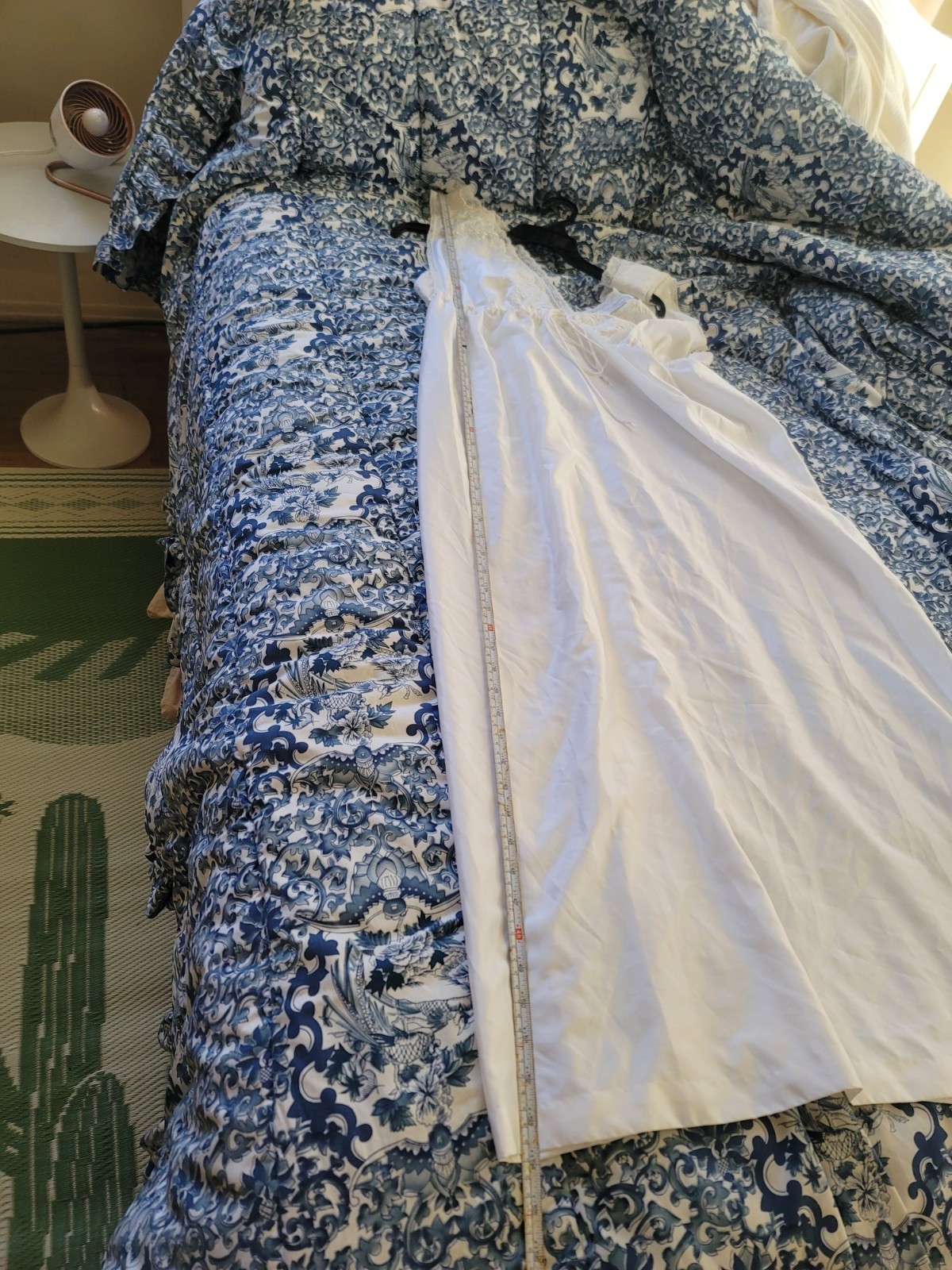 Barbizon boutique, white off-white satin nightgown size XL.