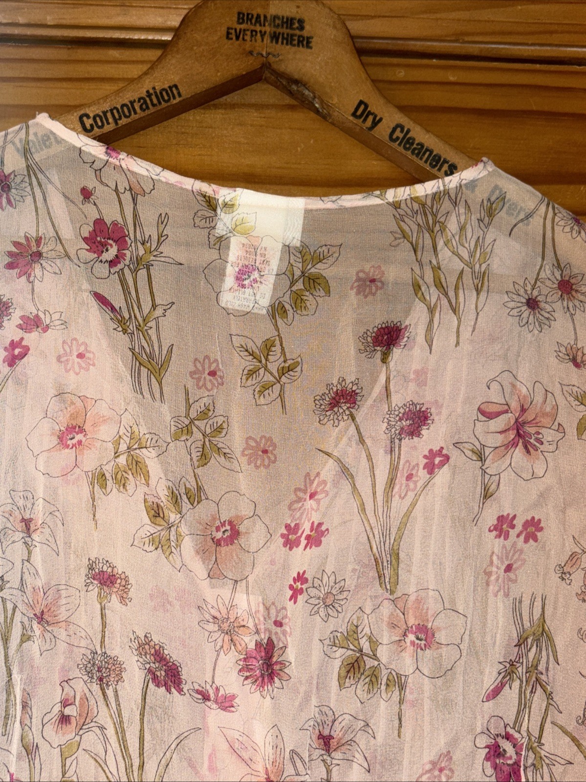 Vintage Silk Sheer Pink & Floral top Sz L Faux Pink Pearl Buttons Cap Sleeve