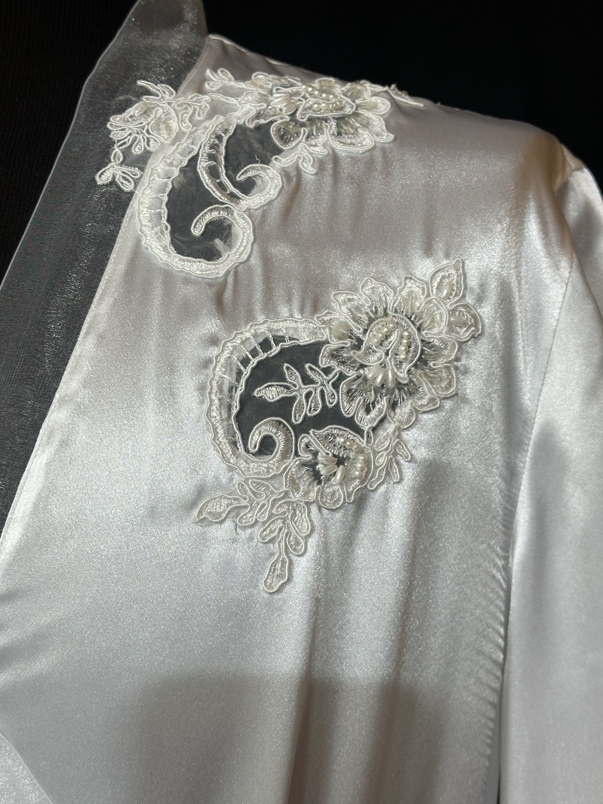 Intimo Amore Bridal Robe L White Satin Pearl Beaded Lace Applique Long Y2K