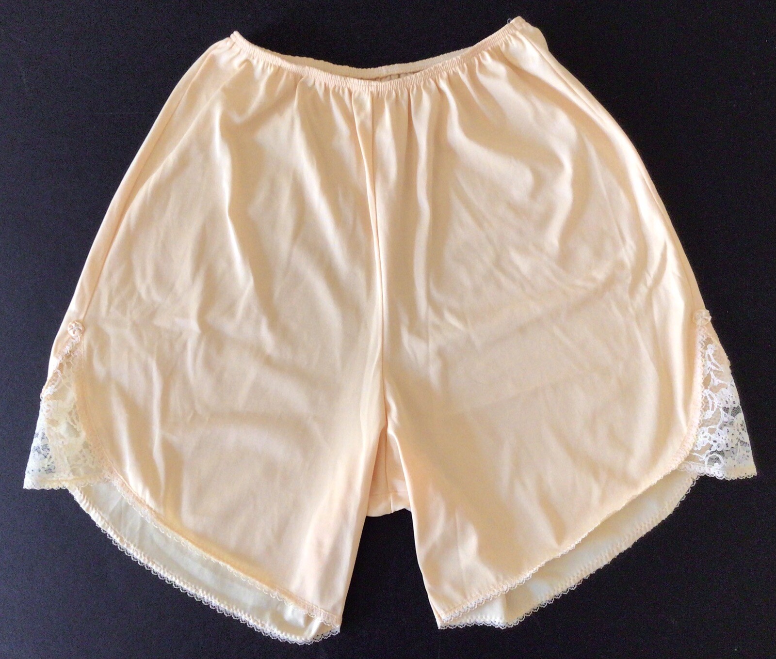 Vintage Sears Silky Peach Pettipants Tap Panties Lace Trim Sz Small 5-7