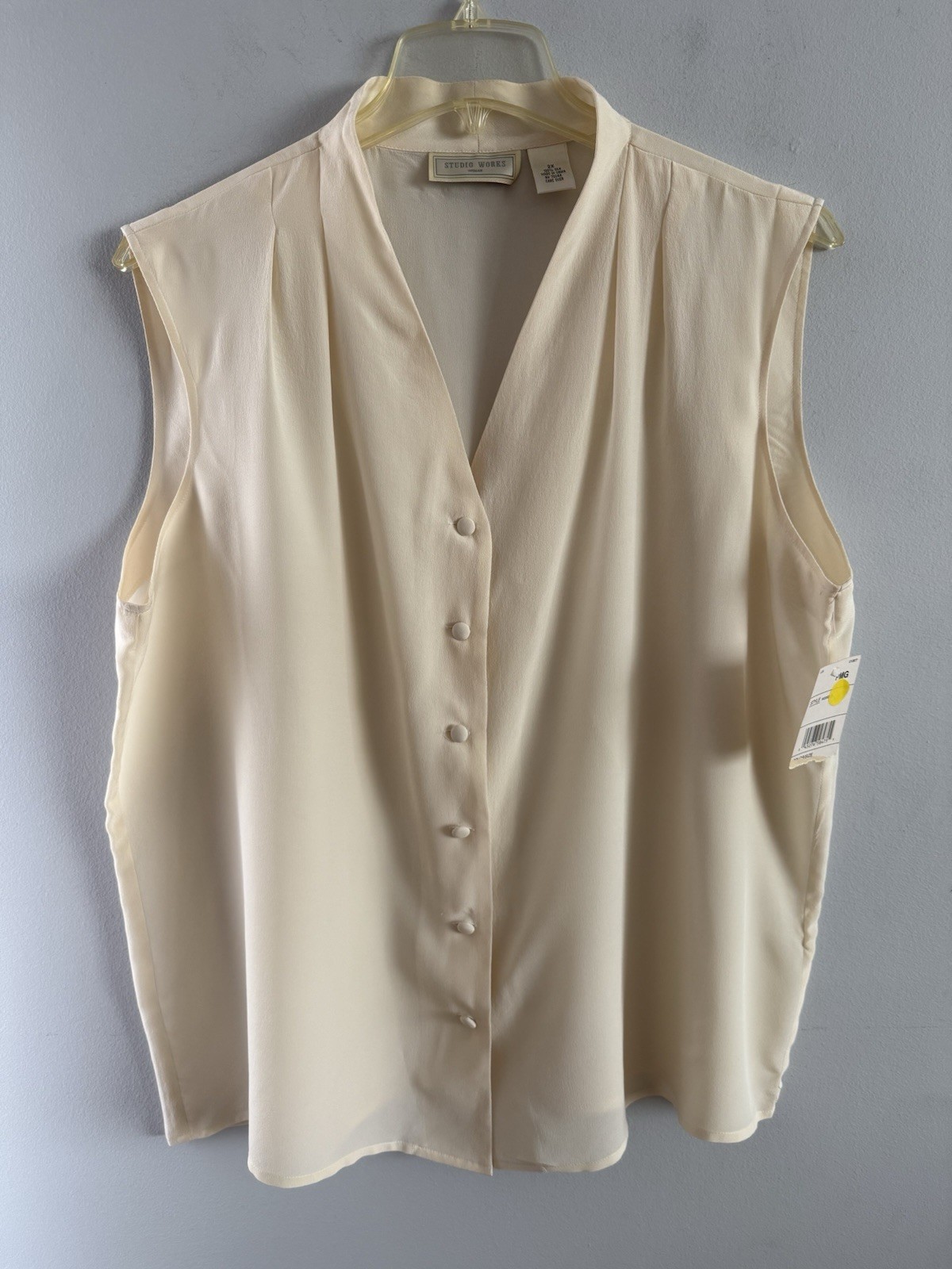 Vintage Studio Works 100% Silk Blouse Sleeveless Beige Button Up V-Neck 2X NWT