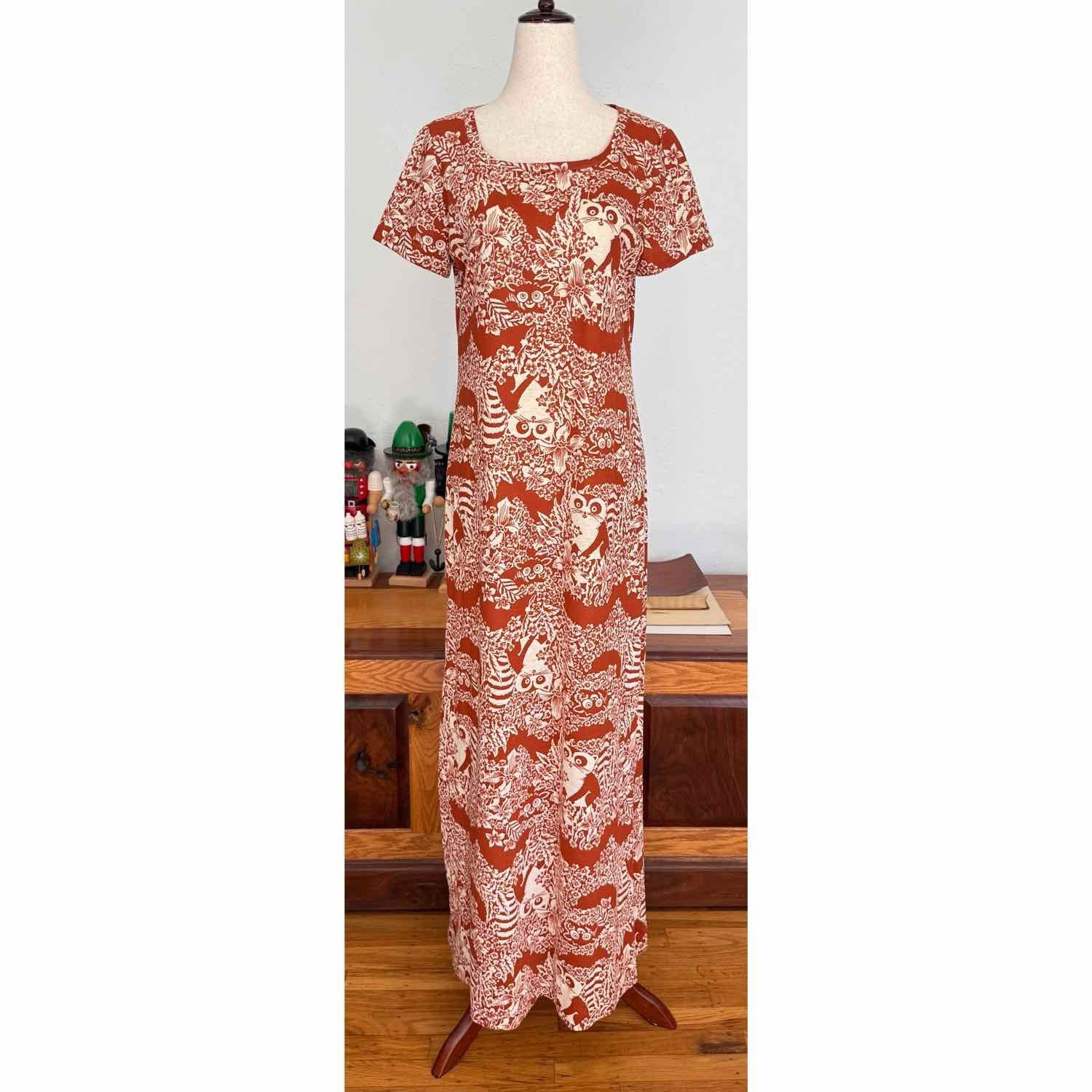 VTG 60’s Kimo’s Polynesian Shop Hawaiian T-Shirt Maxi Dress Floral Raccoons Sz S