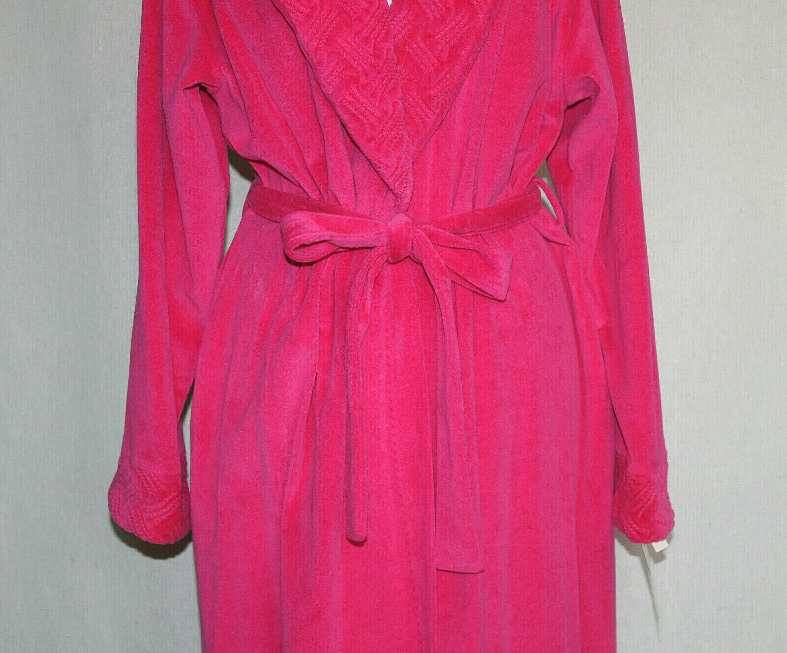 NEW! Vintage GERRY Plush Velour PINK Bathrobe w Embossed Design Trim Size Medium