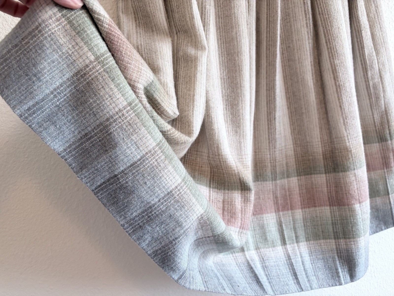 VTG 50s 60s Tartan PLAID WOOL SKIRT Pleats Striped Pastels MIDI W30 USA made