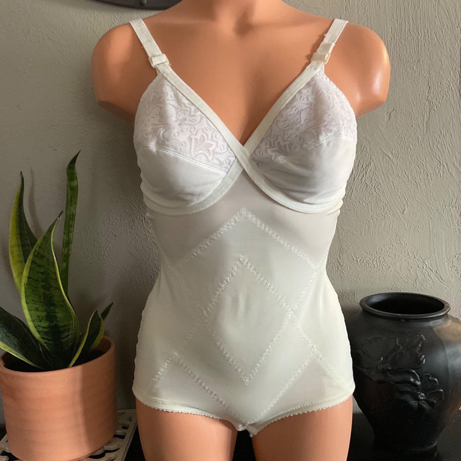 Vintage All in One Girdle ShapeWear White Stretch Bodysuit Wire Free Girdle 36B