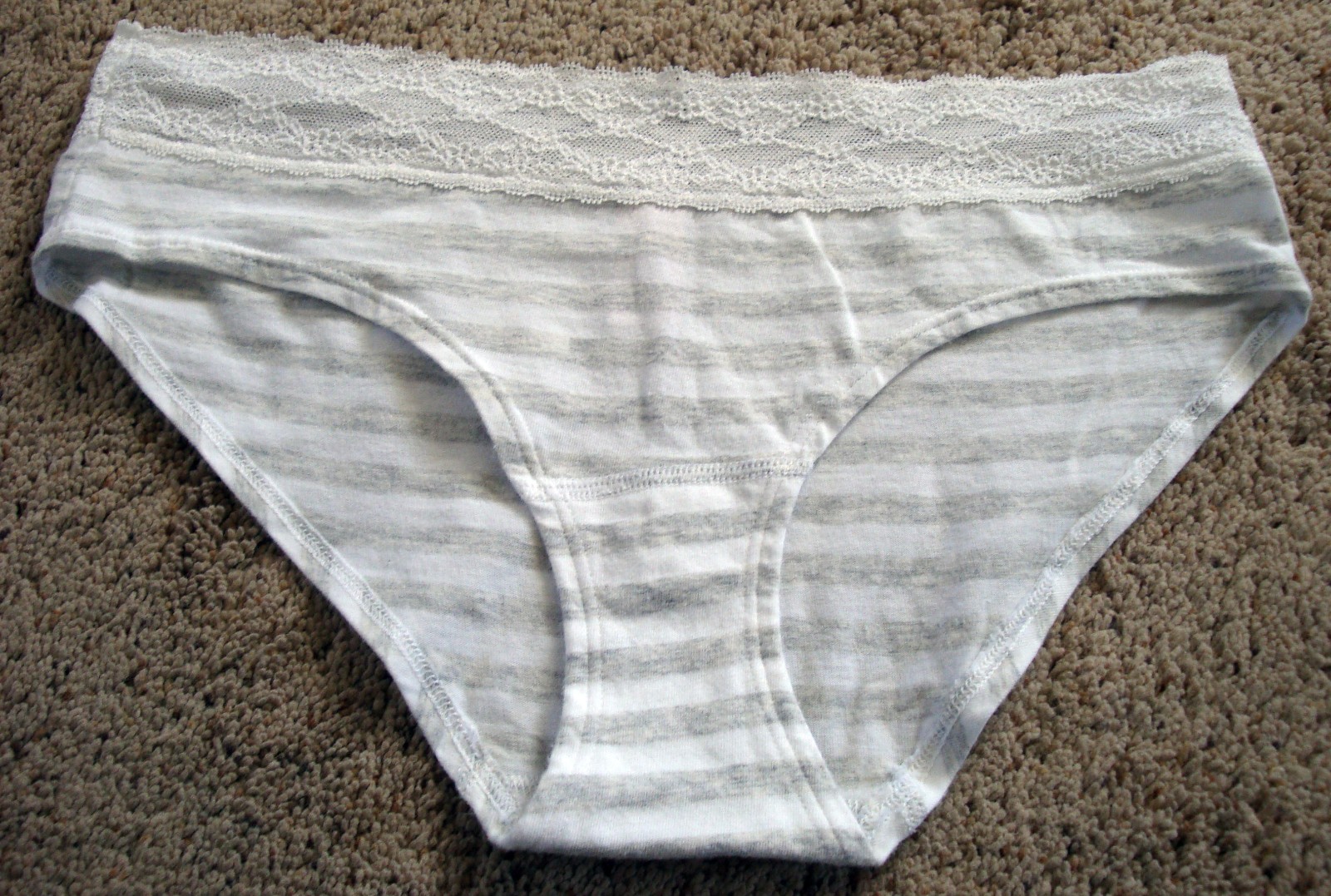 Lot of 5 Victoria’s Secret M Vintage Cotton Bikini Hipster Hiphugger Lace Modal