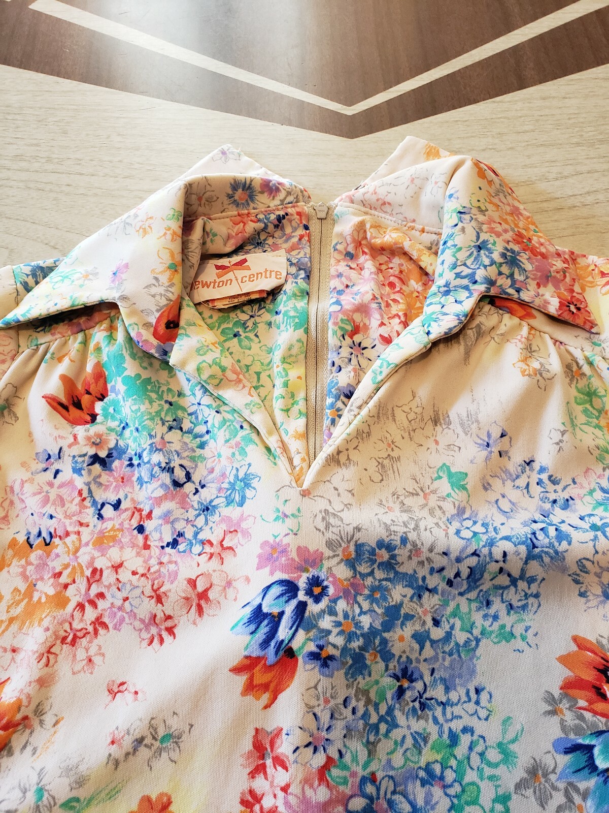 1970’s 1980’s women’s Mod. floral collared vintage top Size S (4) Newton Centre 