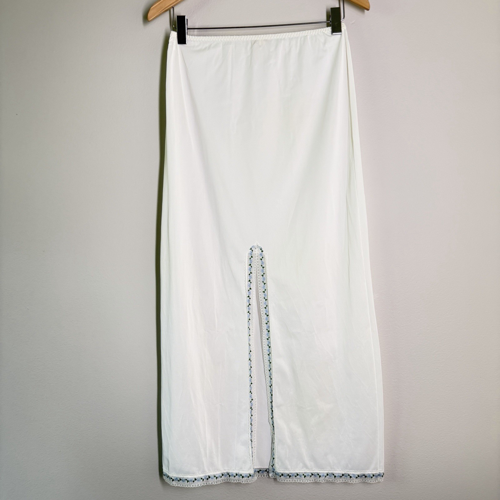 Rare true vintage 1960s/1970s Empress Maid white maxi half-slip Sz S-M