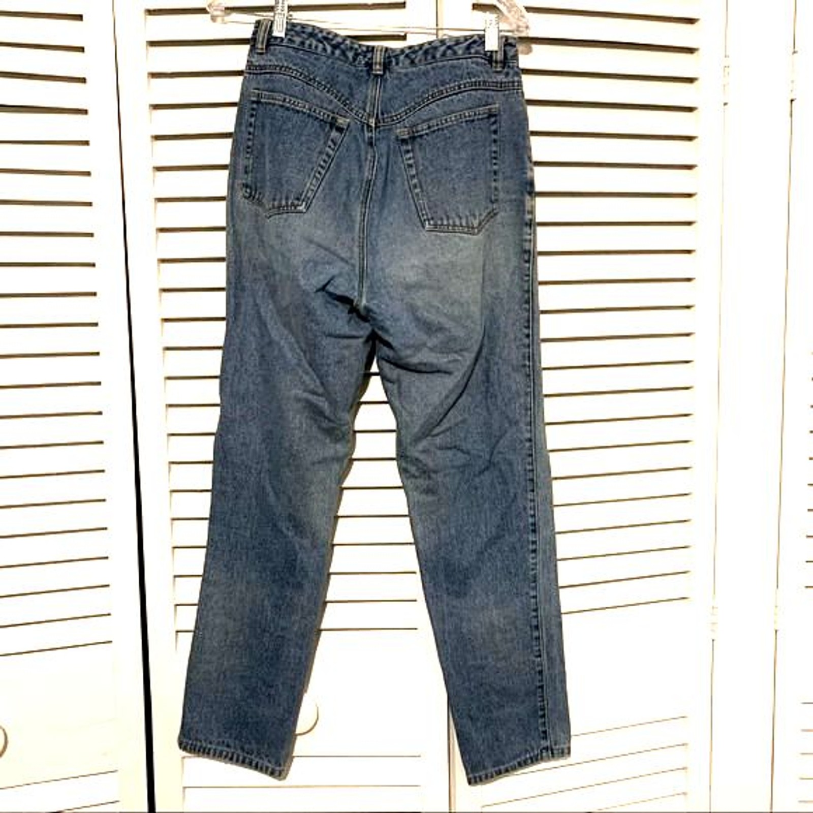 Vintage size 28 DKNY Medium Wash 90s High Rise Tapered Mom Jeans