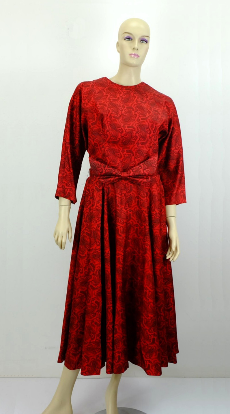 Gorgeous true vintage 1950s dress paisley pattern size 40/42