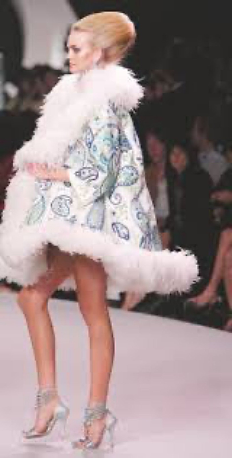 CHRISTIAN DIOR Paisley Ostrich Feather Coat 6 Ivory Blue Green Sequin Bead 2008