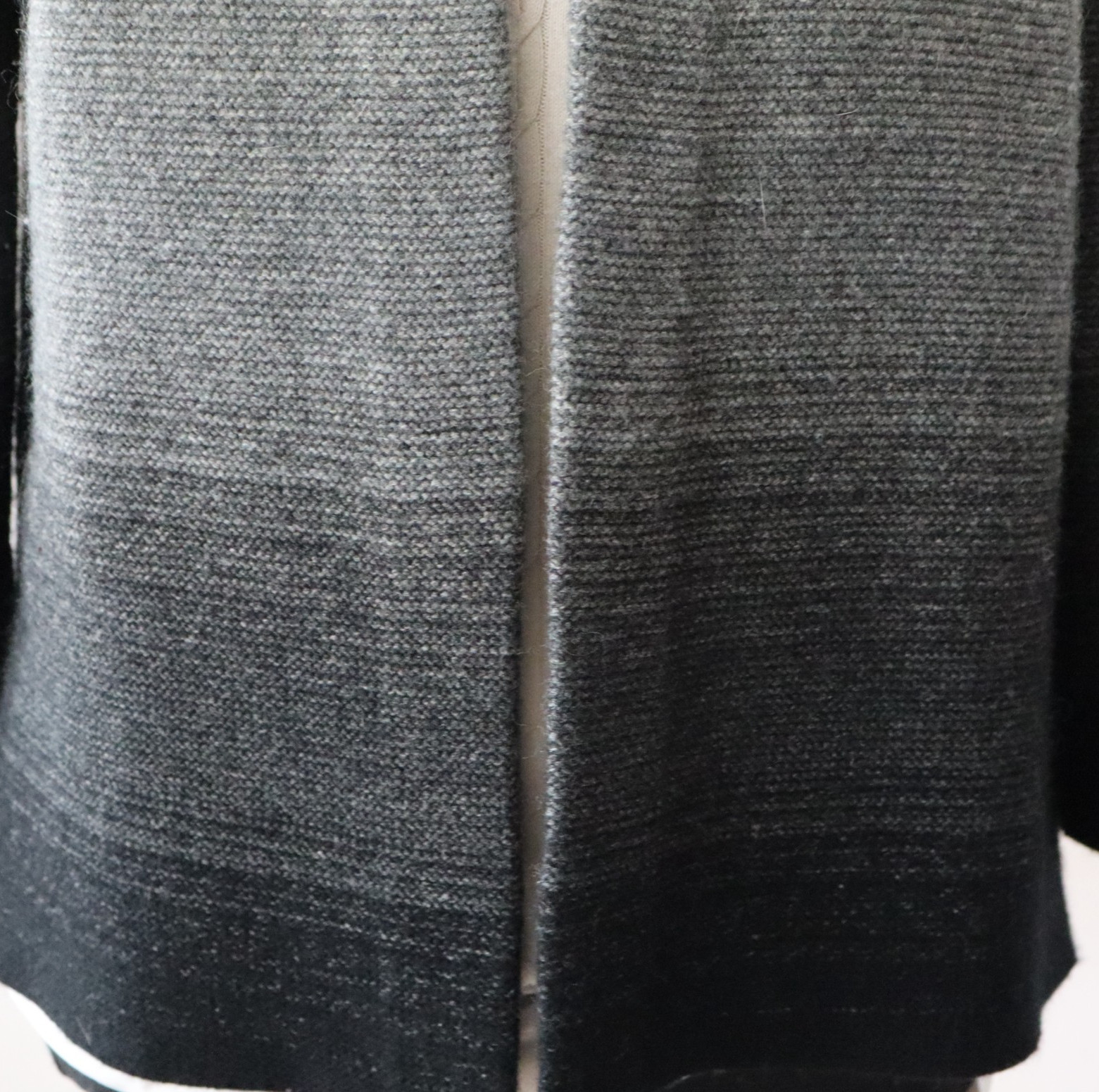 Vtg Women’s Jones New York Cardigan Sweater Heather Gray, Black Sz Lg