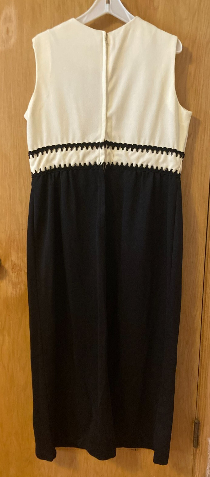 VTG 50s 60s Maxi Dress Cream Black Embroidered Rose Appliques EMPIRE 22/38W NICE