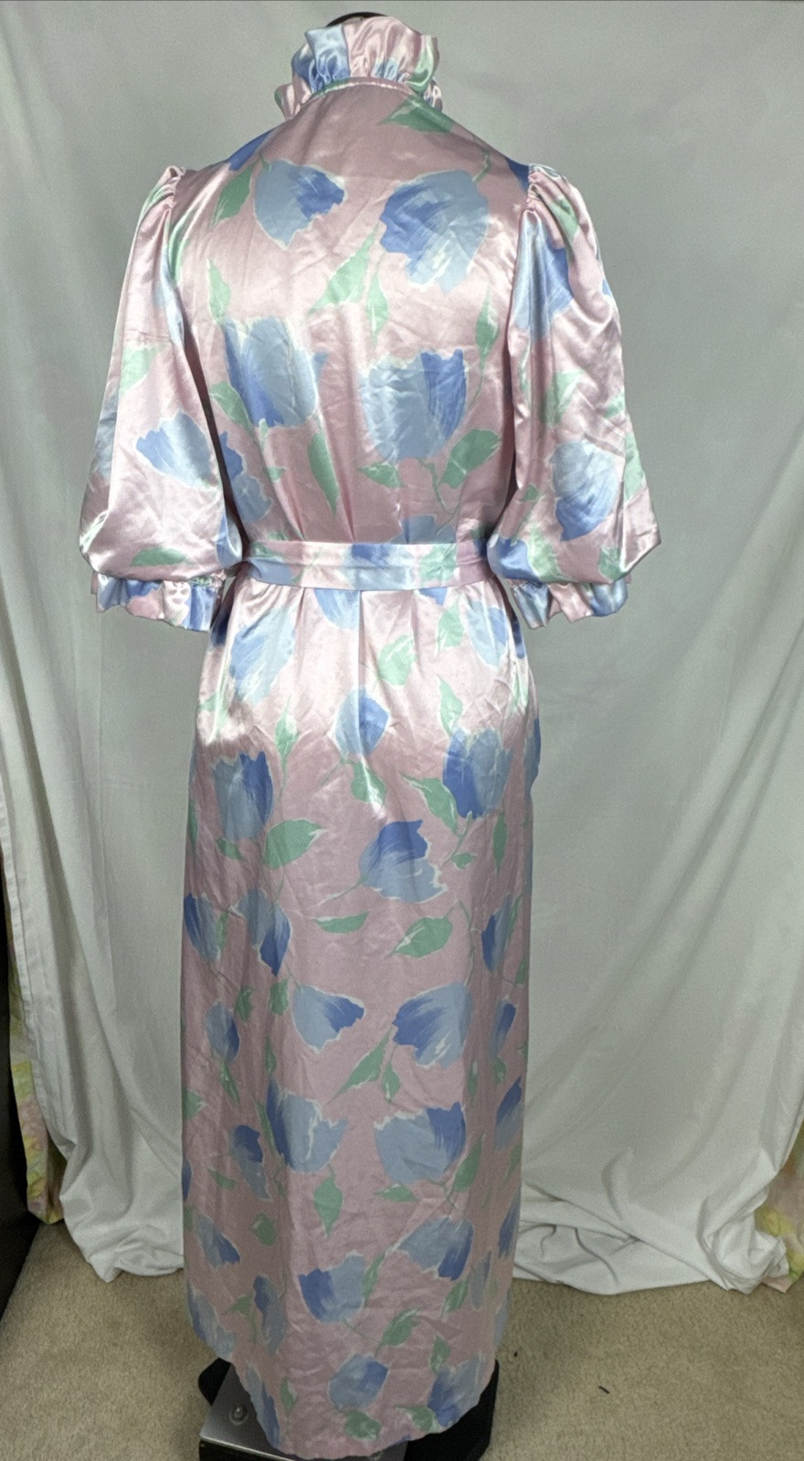 VINTAGE 1980’s B by Barad SMALL Satin Floral Robe +Belt – Golden Girls FL Lounge