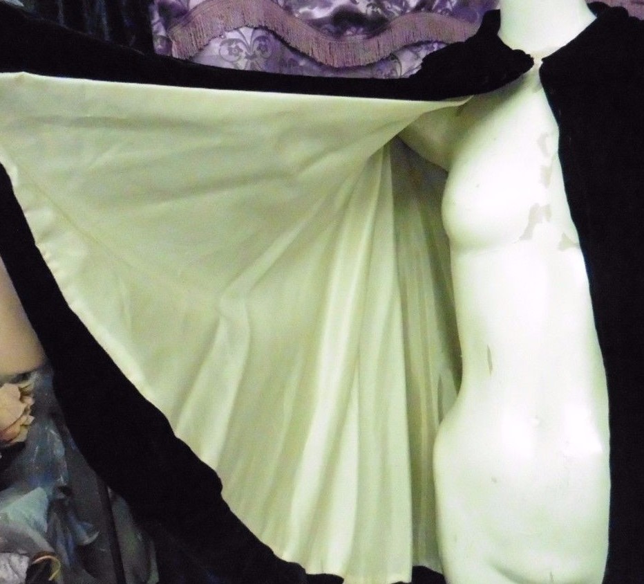 30s 40s Black Fine Velvet Shirred Scalloped Formal Evening Cape-lette