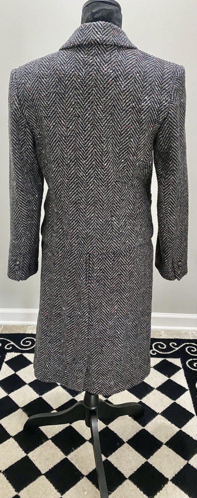 Vintage 1980s/early 1990s Charcoal Gray Women’s Tweed 2 Piece Coat & Skirt Set