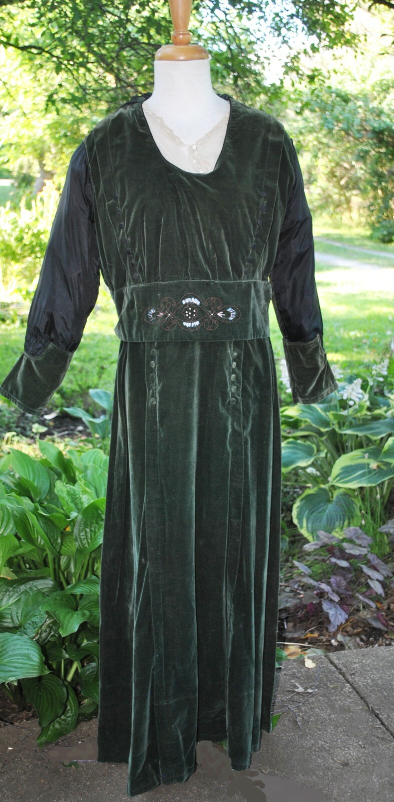 Antique Dress 1915 Green Velvet Evening Dress, Arts And Craft Embroidery Design