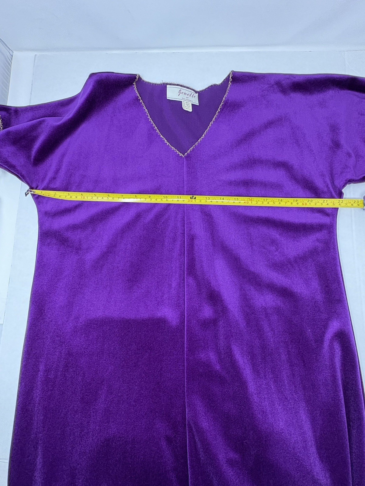 Jenelle California Vintage 1970’s Velour Caftan Hostess Gown Medium Purple Rare