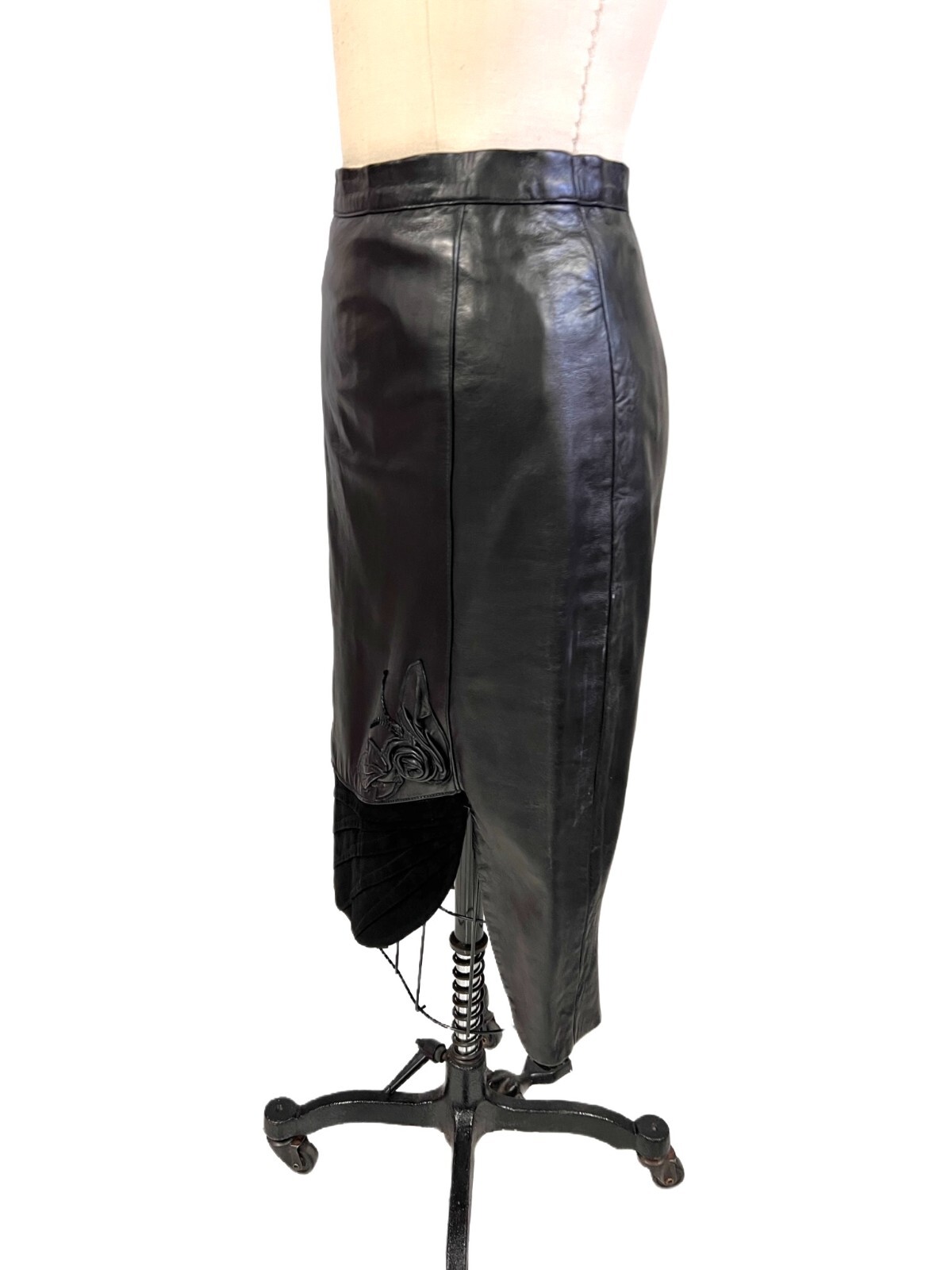 VTG 80s Black Leather Pencil Skirt Suede Pleat Hem Floral Applique Glam S
