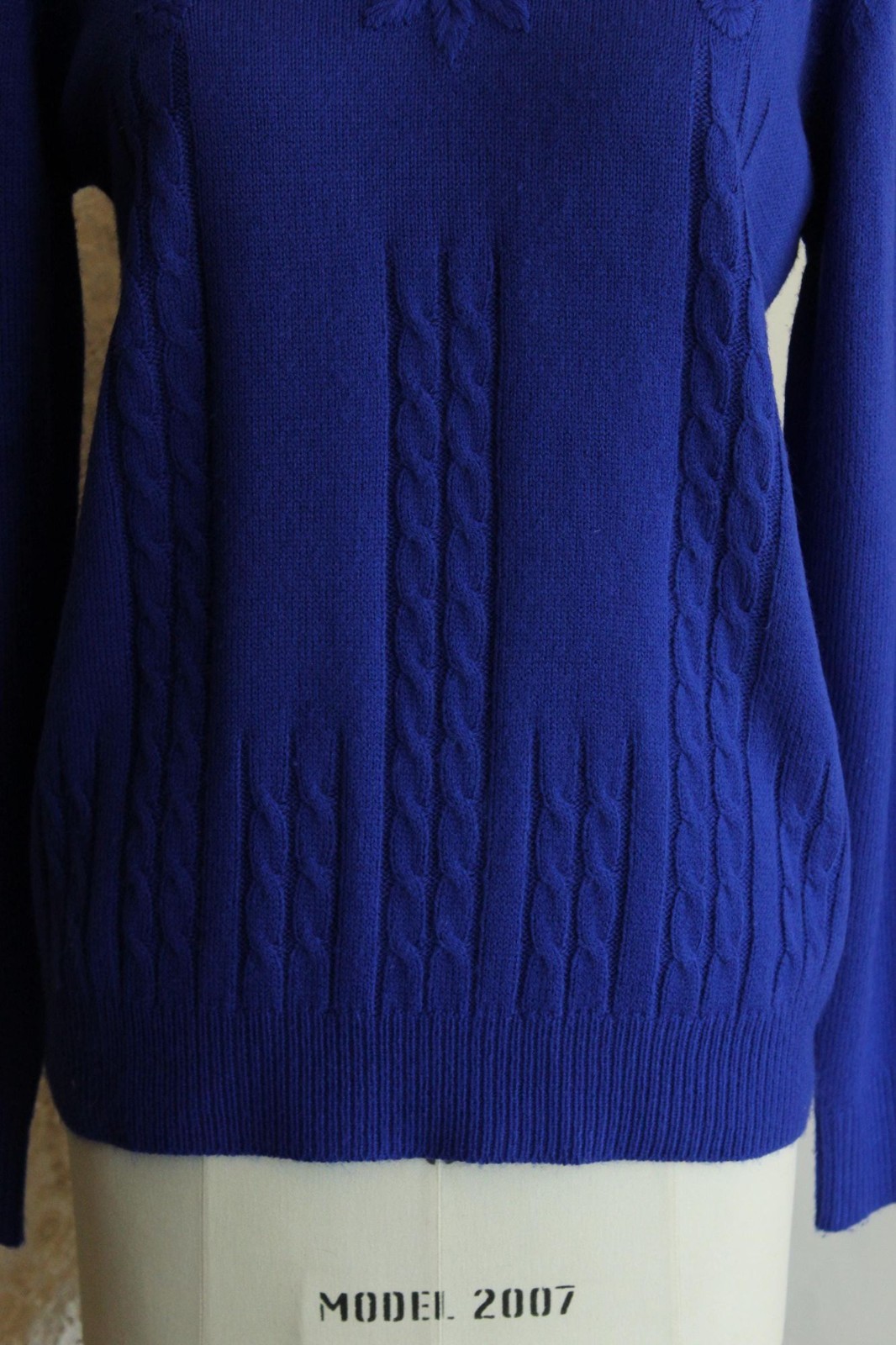 Vintage 1990s Sweater, Salon Studio Royal Blue Acrylic Pullover Jumper, Size M