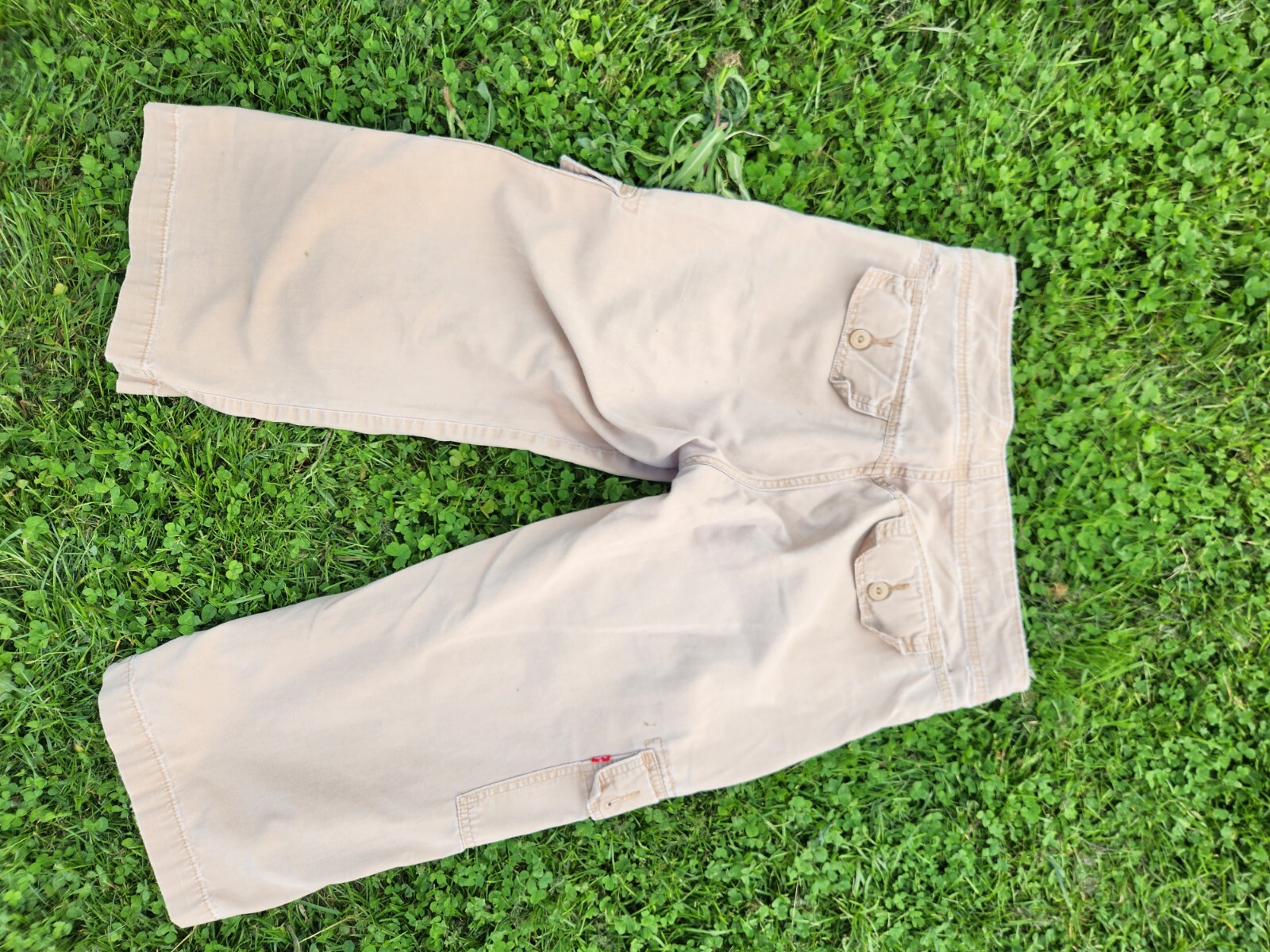 Vintage Levis Nouveau Low Slouch Capri Pants Beige Size Small Misses Red Tab