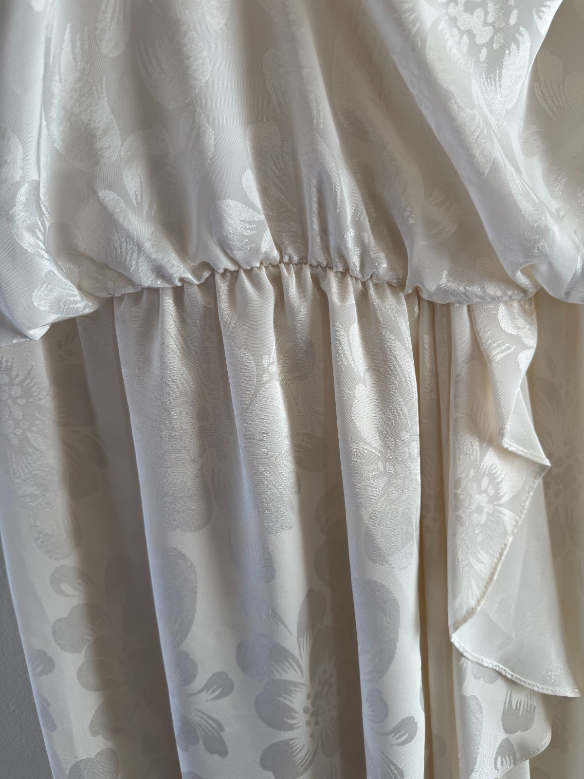 Vintage Floral Jacquard Flutter-Sleeve Midi Dress Size 15/16 Soft Cream/Ivory