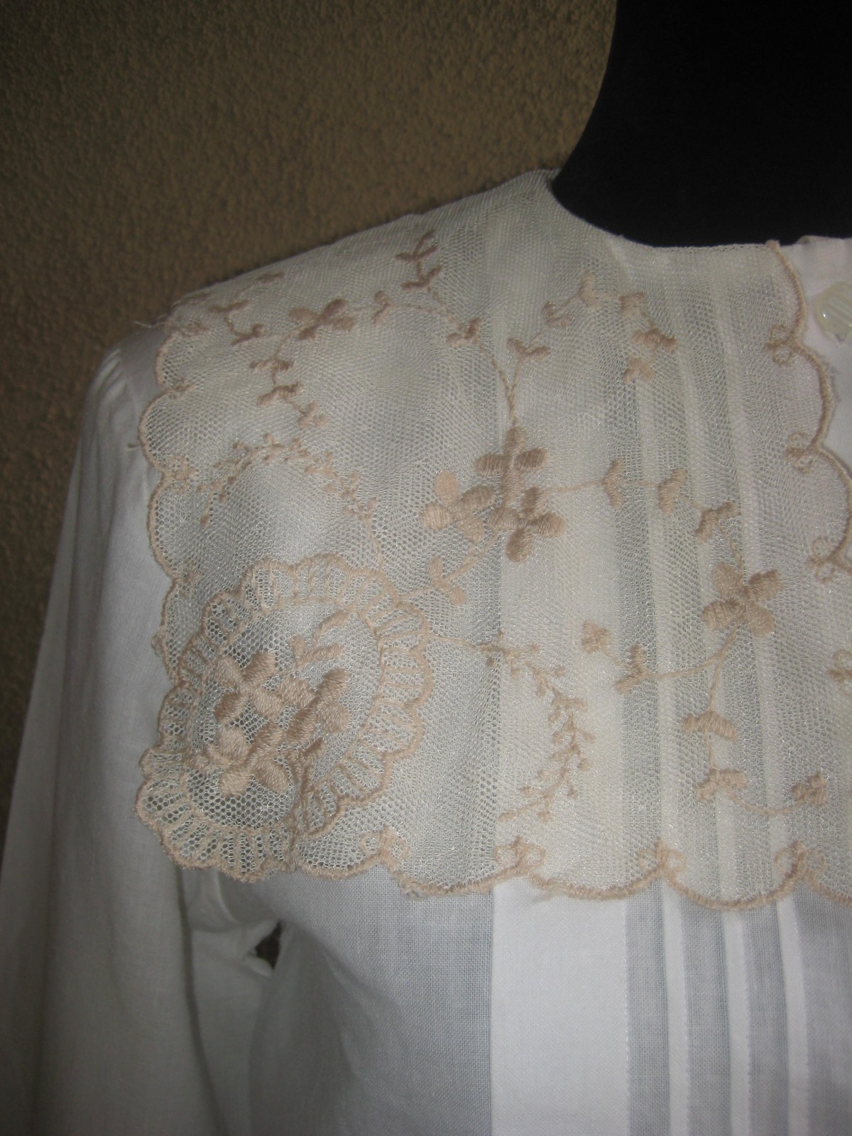 Vintage Outback Red white Ramie/cotton pintuck mesh embroidery collar blouse S