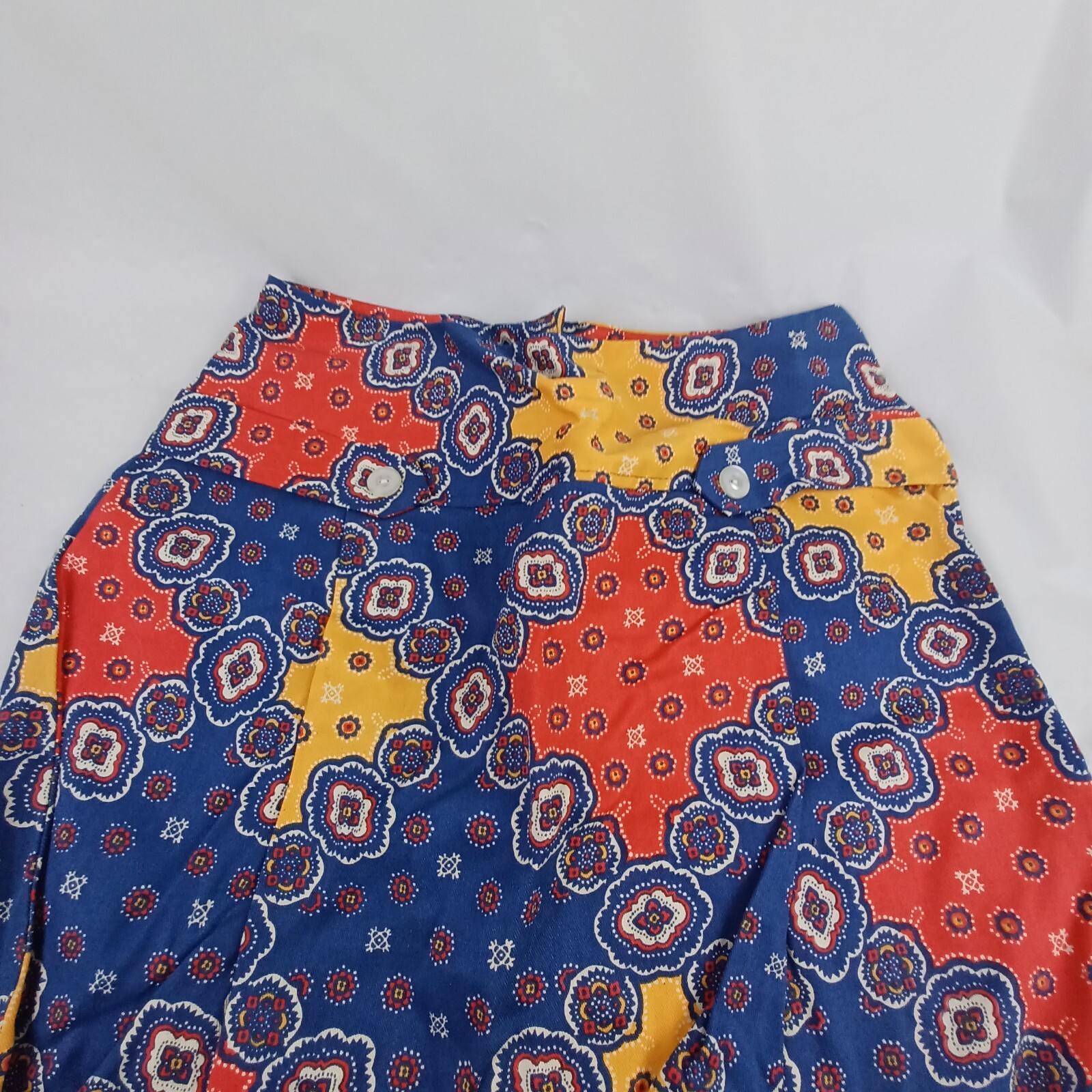 Vintage 1960s/70s Zayre Women’s Squort Multi-Color Size 14