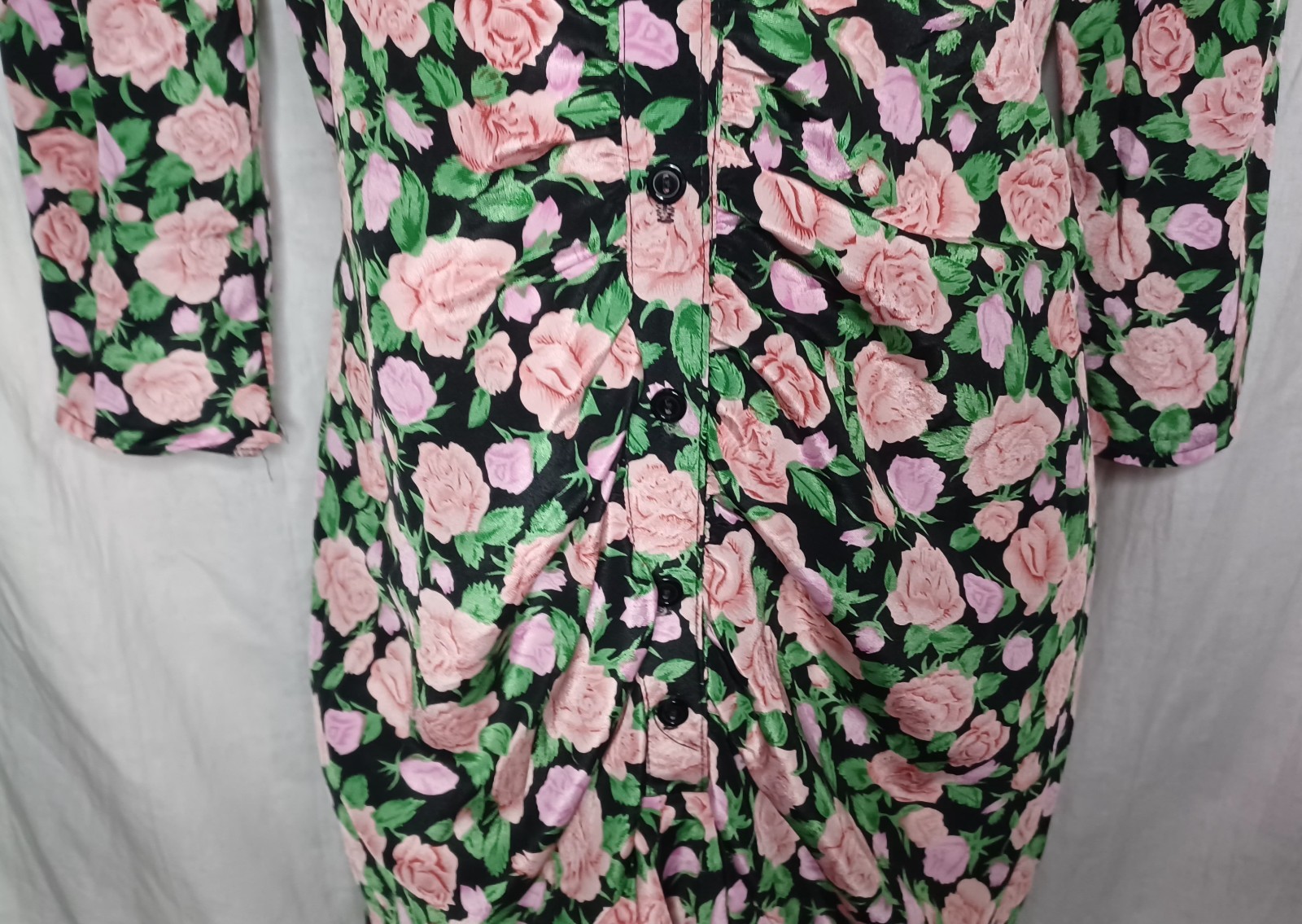 Vintage Diamond Run Dress, Black w/pink Roses. No Tag Size. D2290