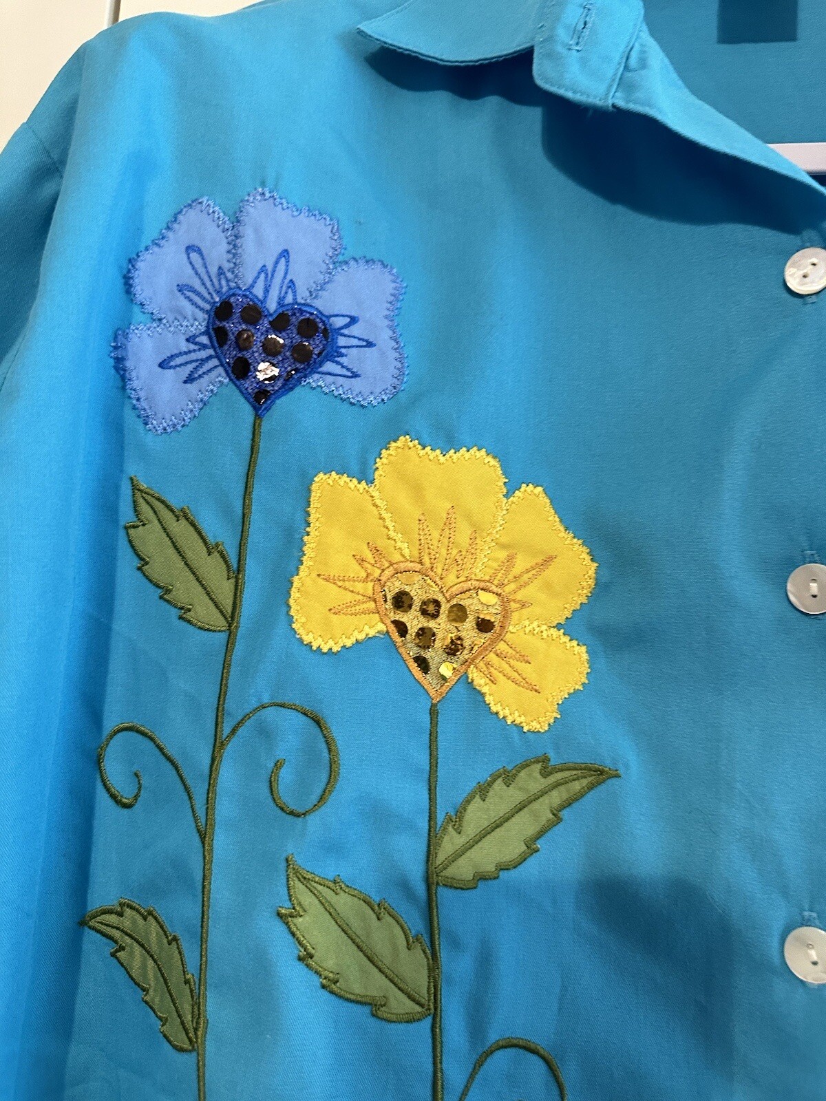 VTG Artsy CC Sportswear Blouse Button Up Womens M Embroidered Flowers Whimsical