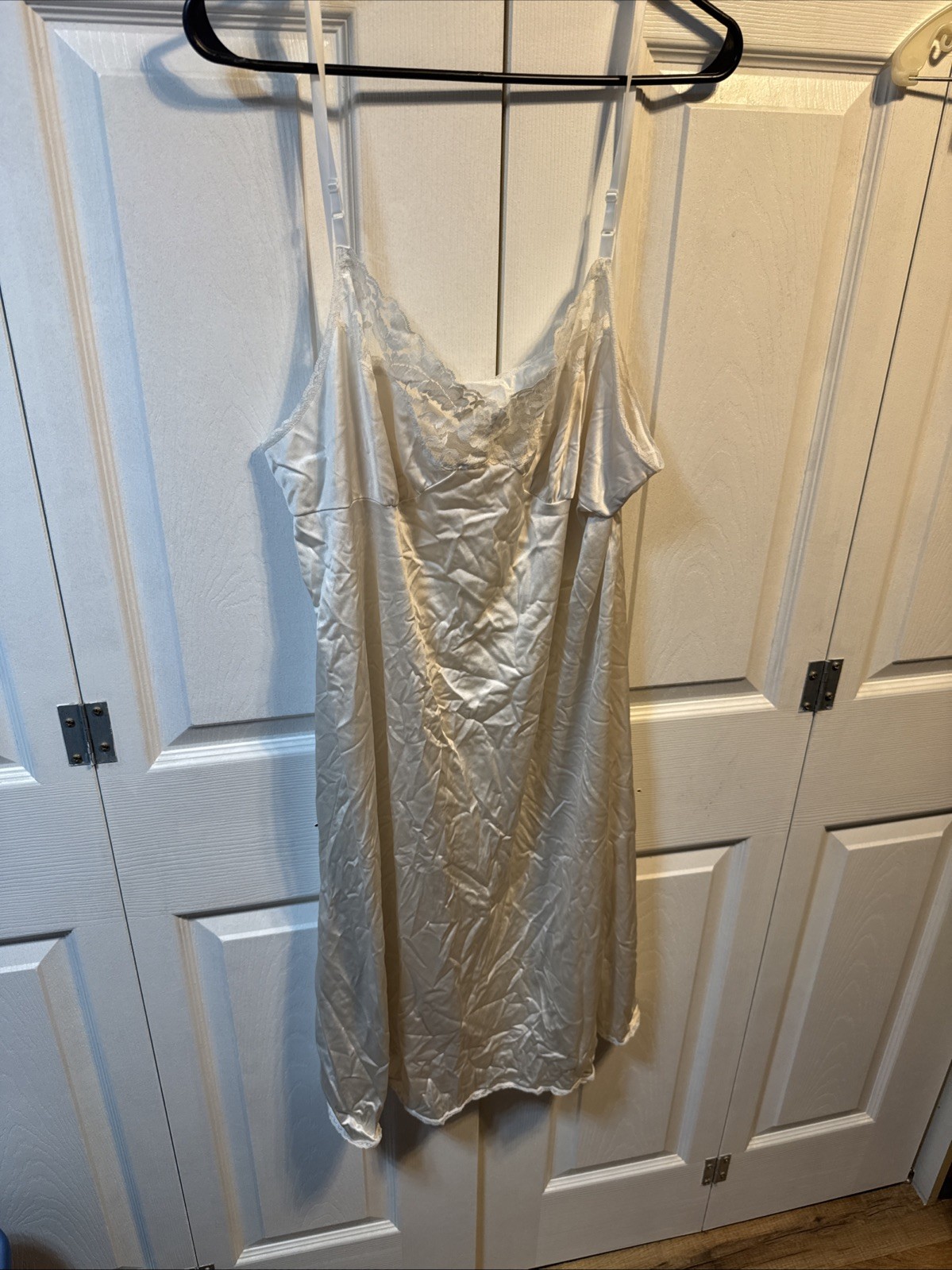 Vintage Vassarette Satin Full Dress Slip Womens 44 Ivory Nylon Lace Trim #10-805