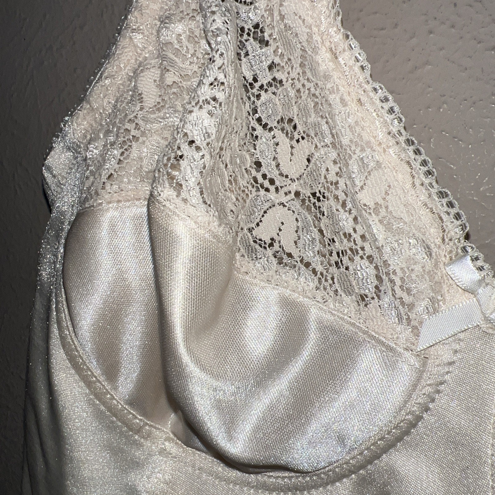 UNDERSCORE VINTAGE SATINY IVORY WIRELESS CUPS ALL IN ONE SHAPER CORSET 38B