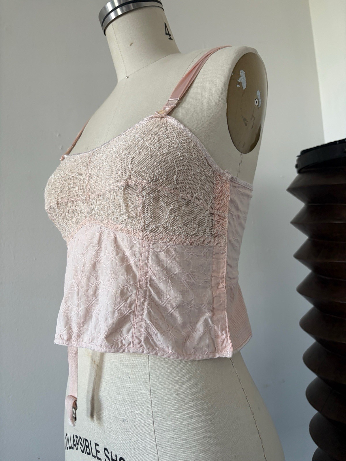 VTG 1950s Pink Floral Jacquard/Lace Longline Bustier Corset Top Garter Pin Up XS
